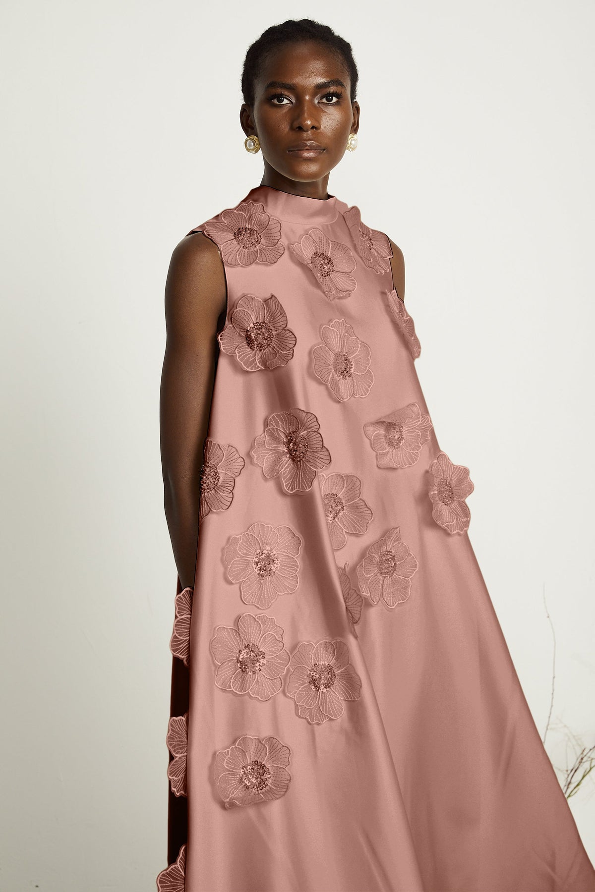 Émilie sleeveless floral-applique midi dress in Pink