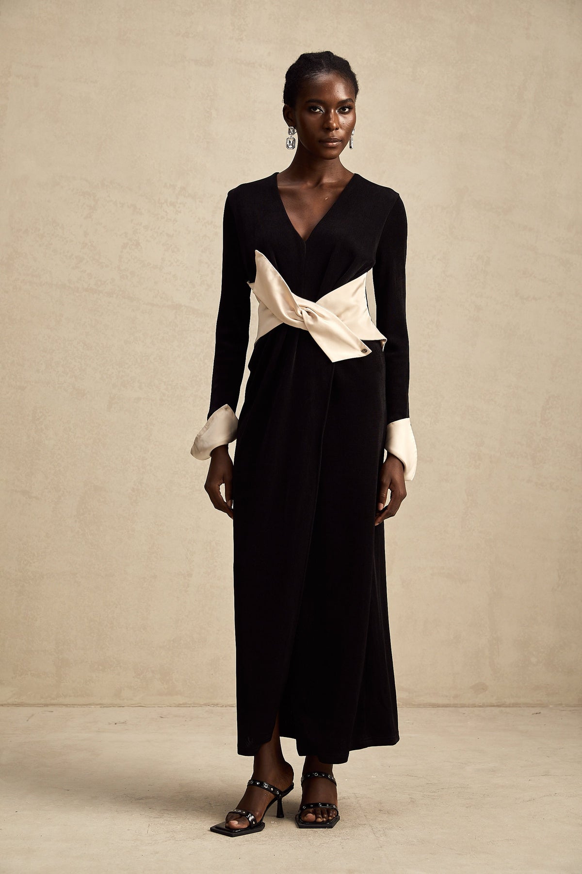 Karine contrast-color bowknot v-neck maxi dress (Final Sale-US Only)