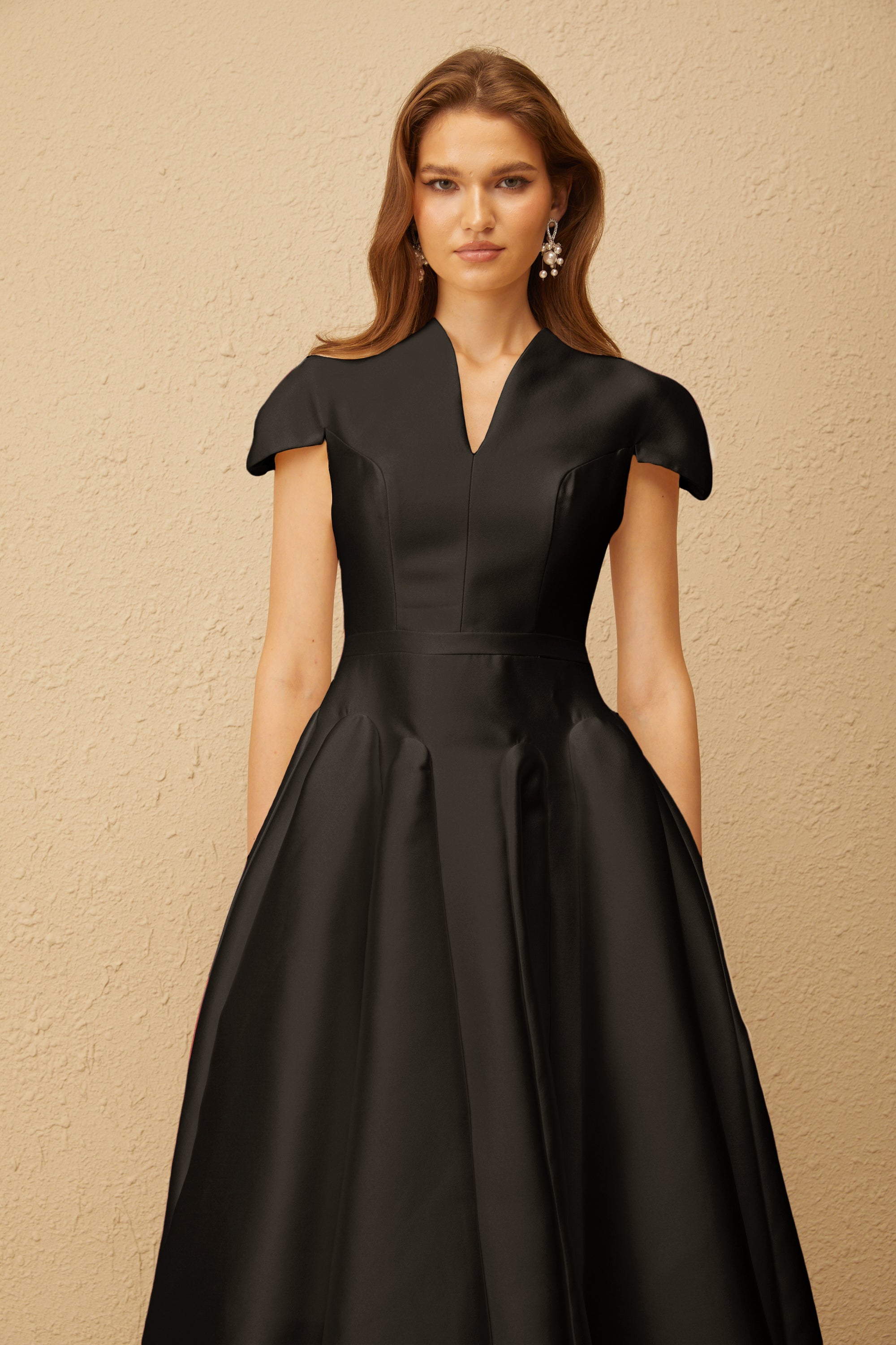 Aventin Black Godet Design Midi Dress