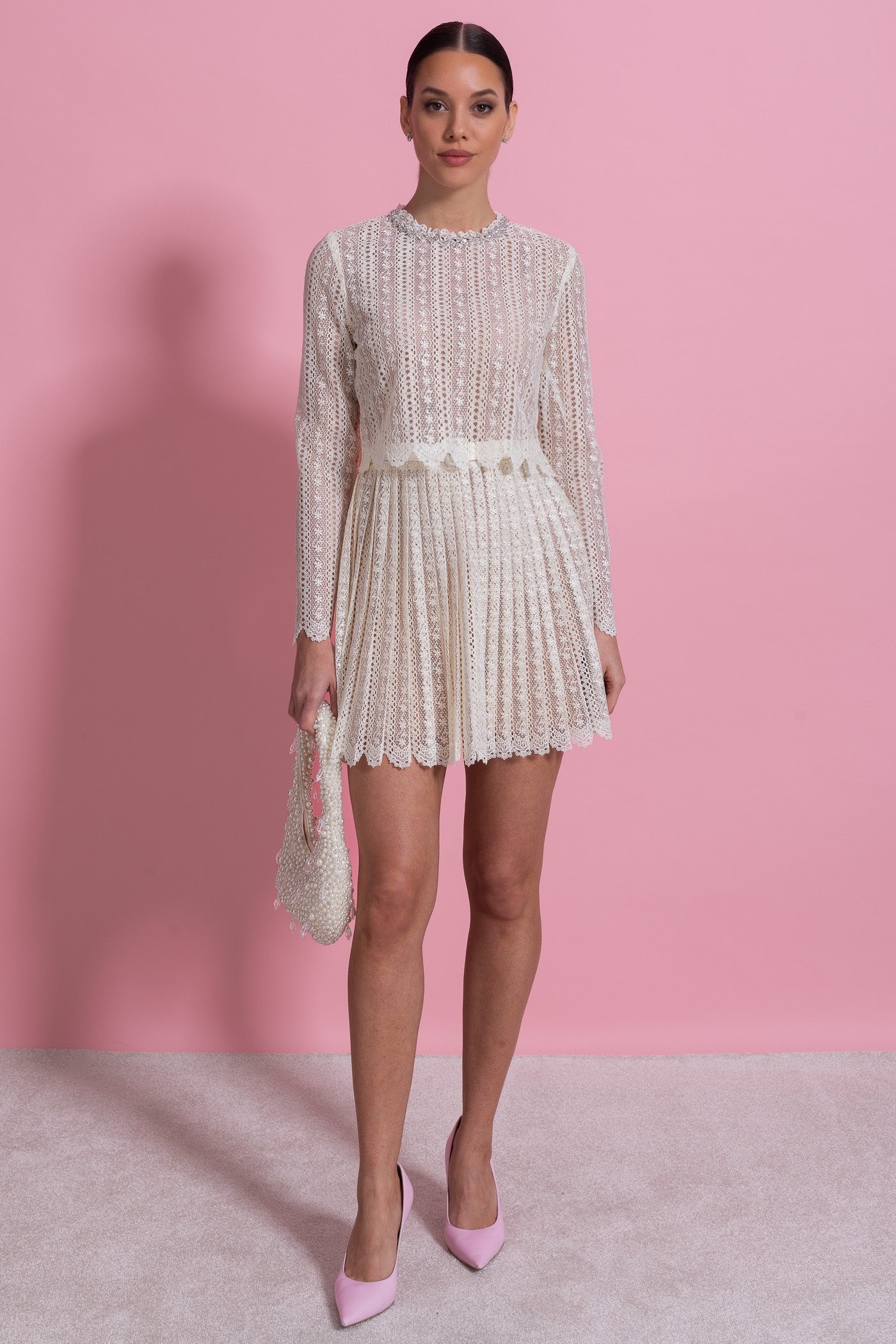 Lace Mini Dress With High Neckline And Pleated Skirt - Ivoire