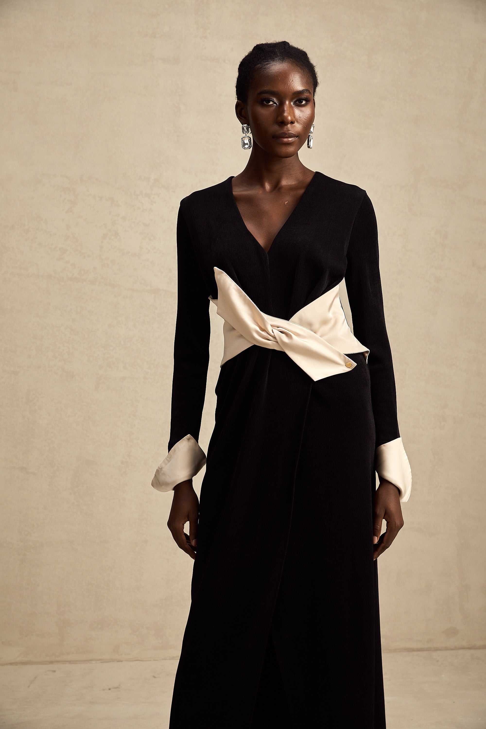 Karine contrast-color bowknot v-neck maxi dress (Final Sale-US Only)