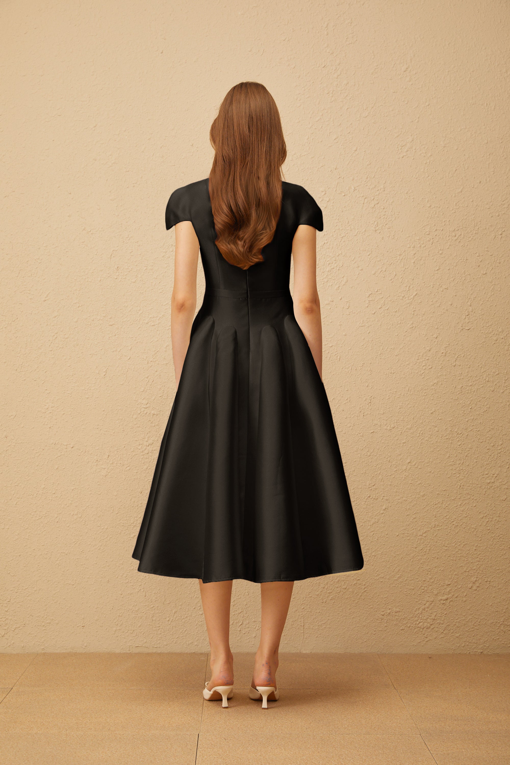 Aventin Black Godet Design Midi Dress