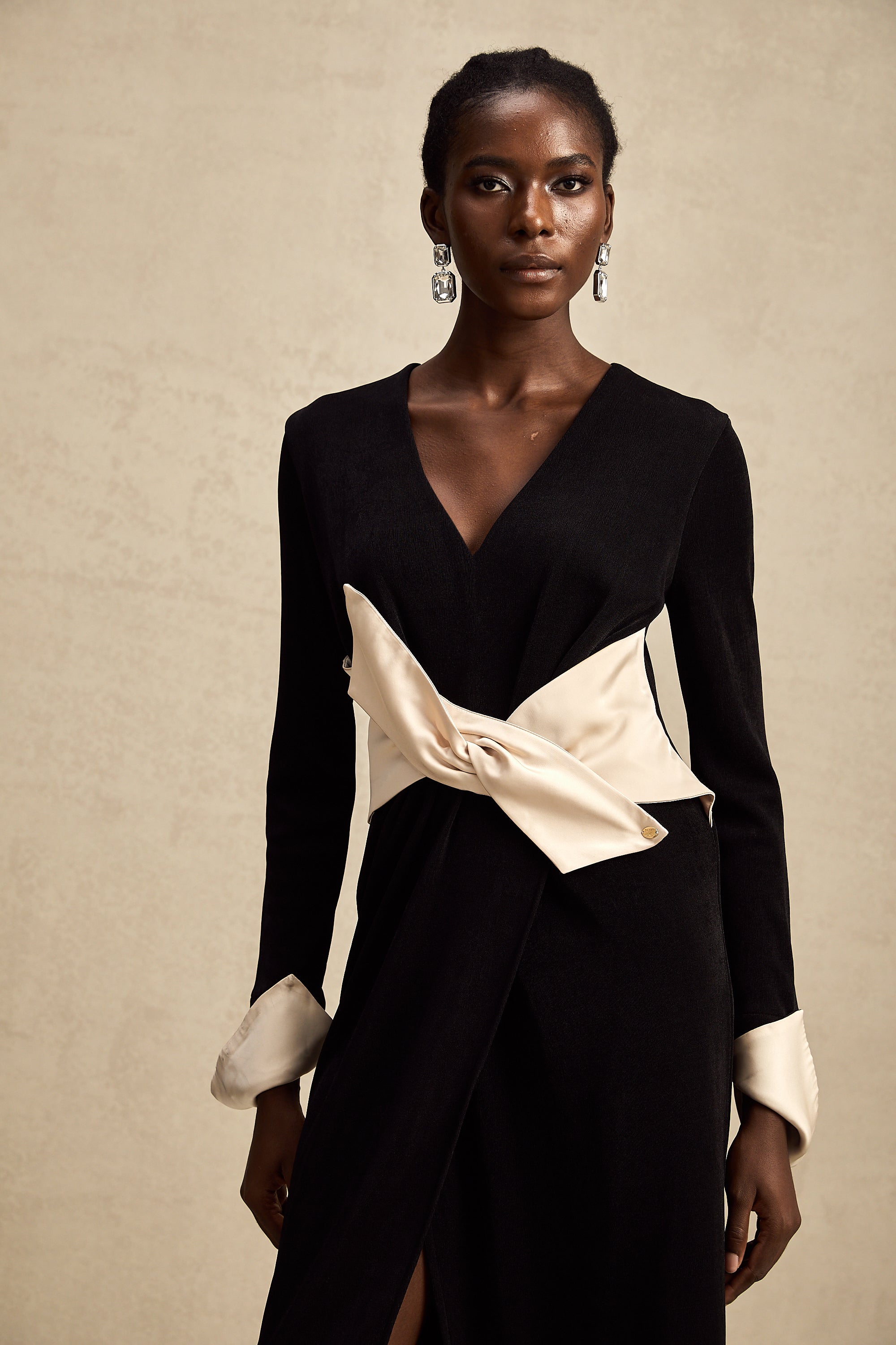 Karine contrast-color bowknot v-neck maxi dress (Final Sale-US Only)