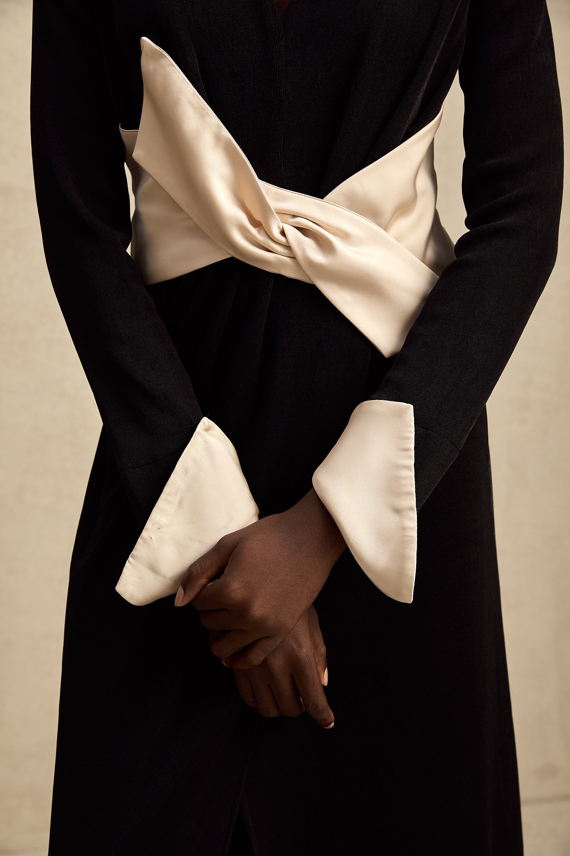 Karine contrast-color bowknot v-neck maxi dress (Final Sale-US Only)