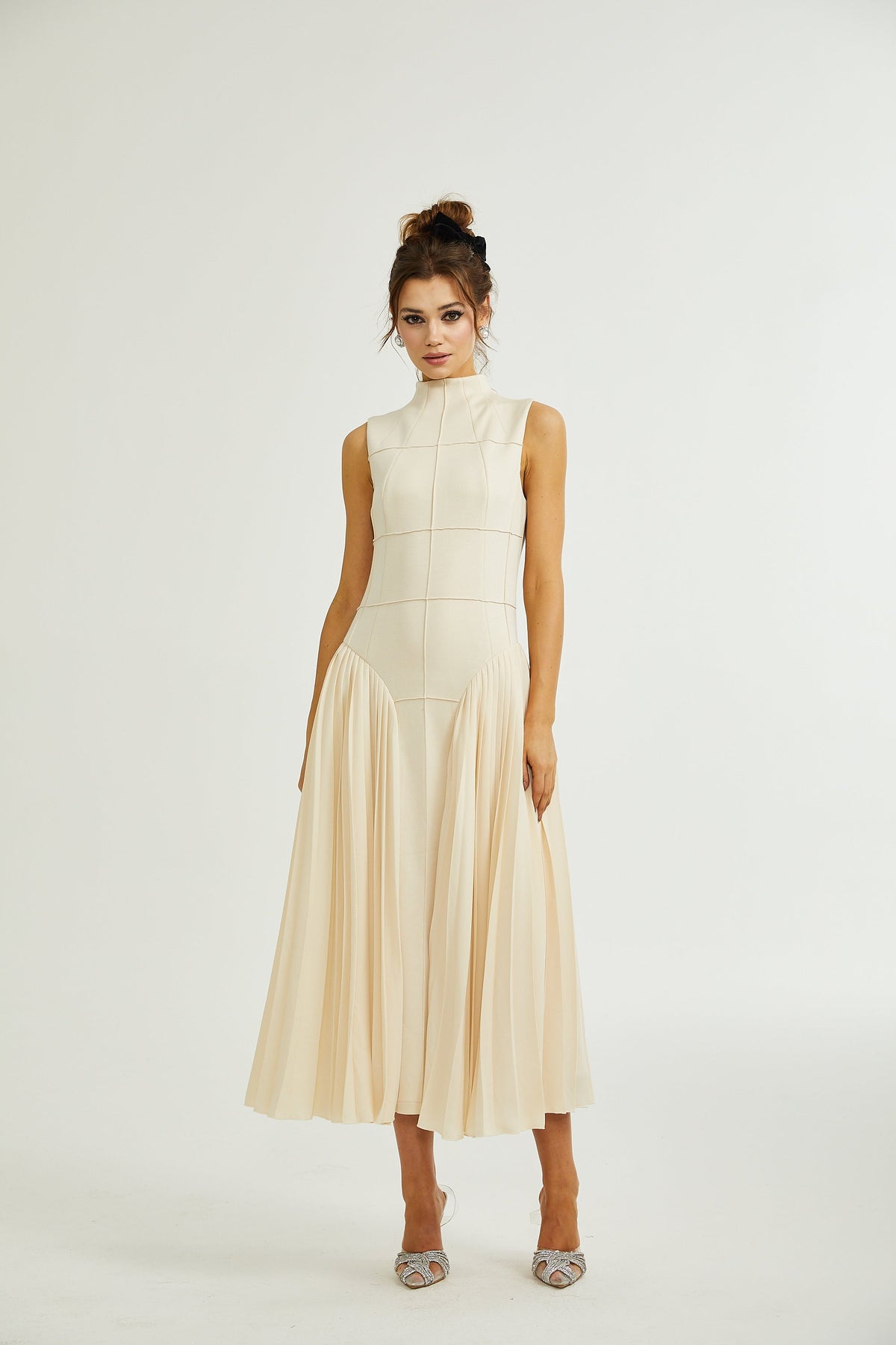 Safiya sleeveless pleated dress - White beige