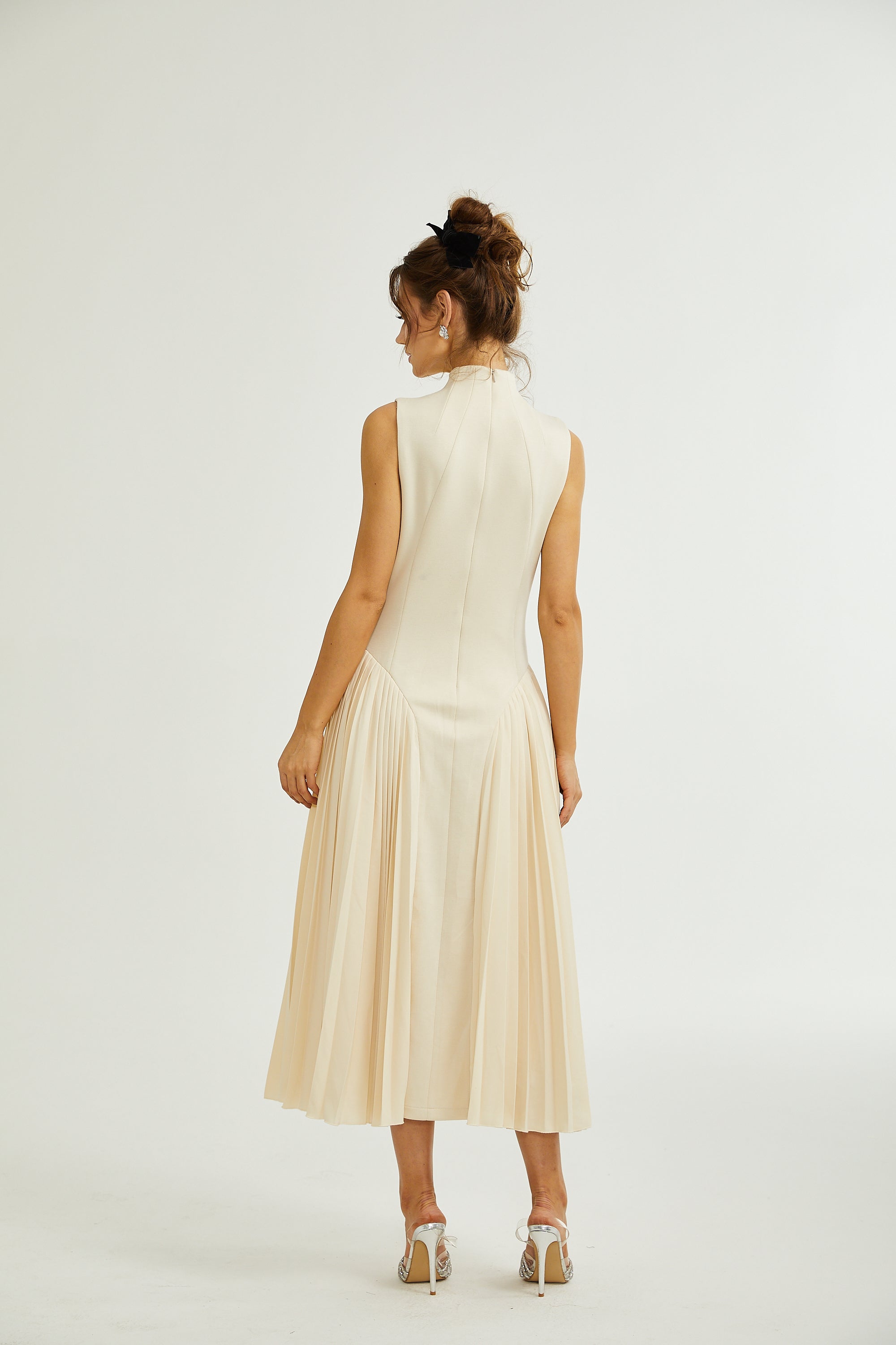 Safiya sleeveless pleated dress