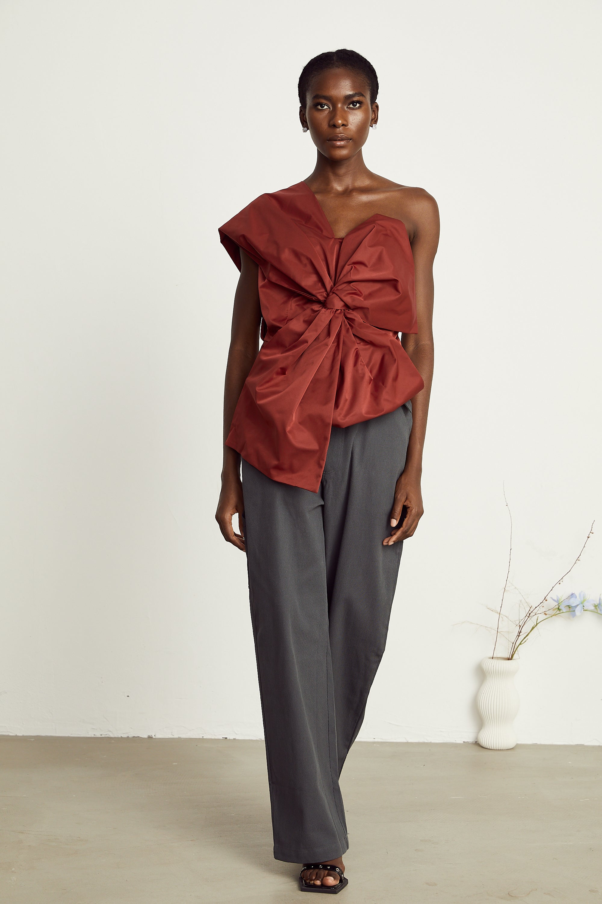 Hermine red bow-detail asymmetrical top