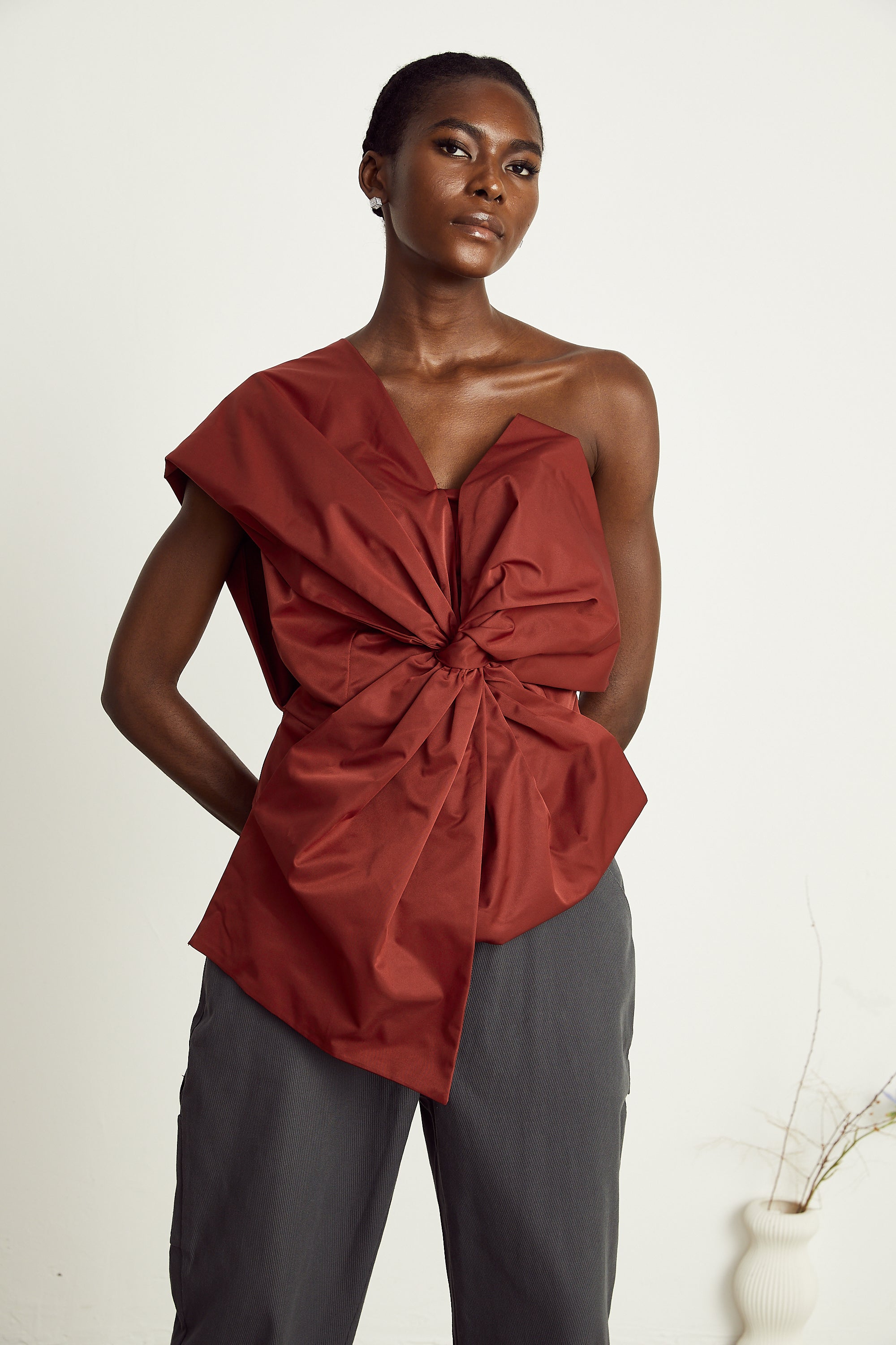 Hermine red bow-detail asymmetrical top