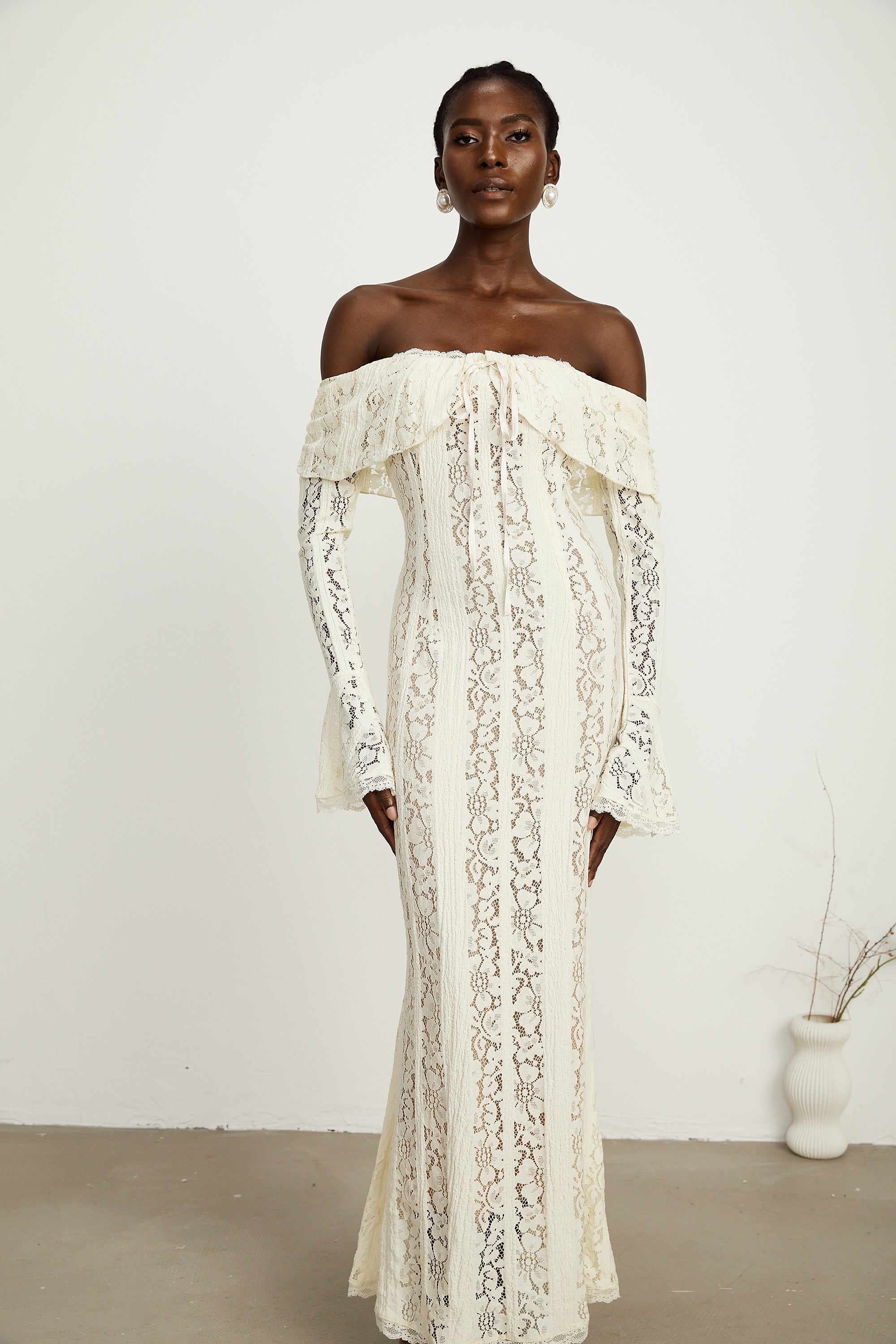 Émeline floral lace flared-cuff maxi dress in Neutrals (Final Sale-US Only)