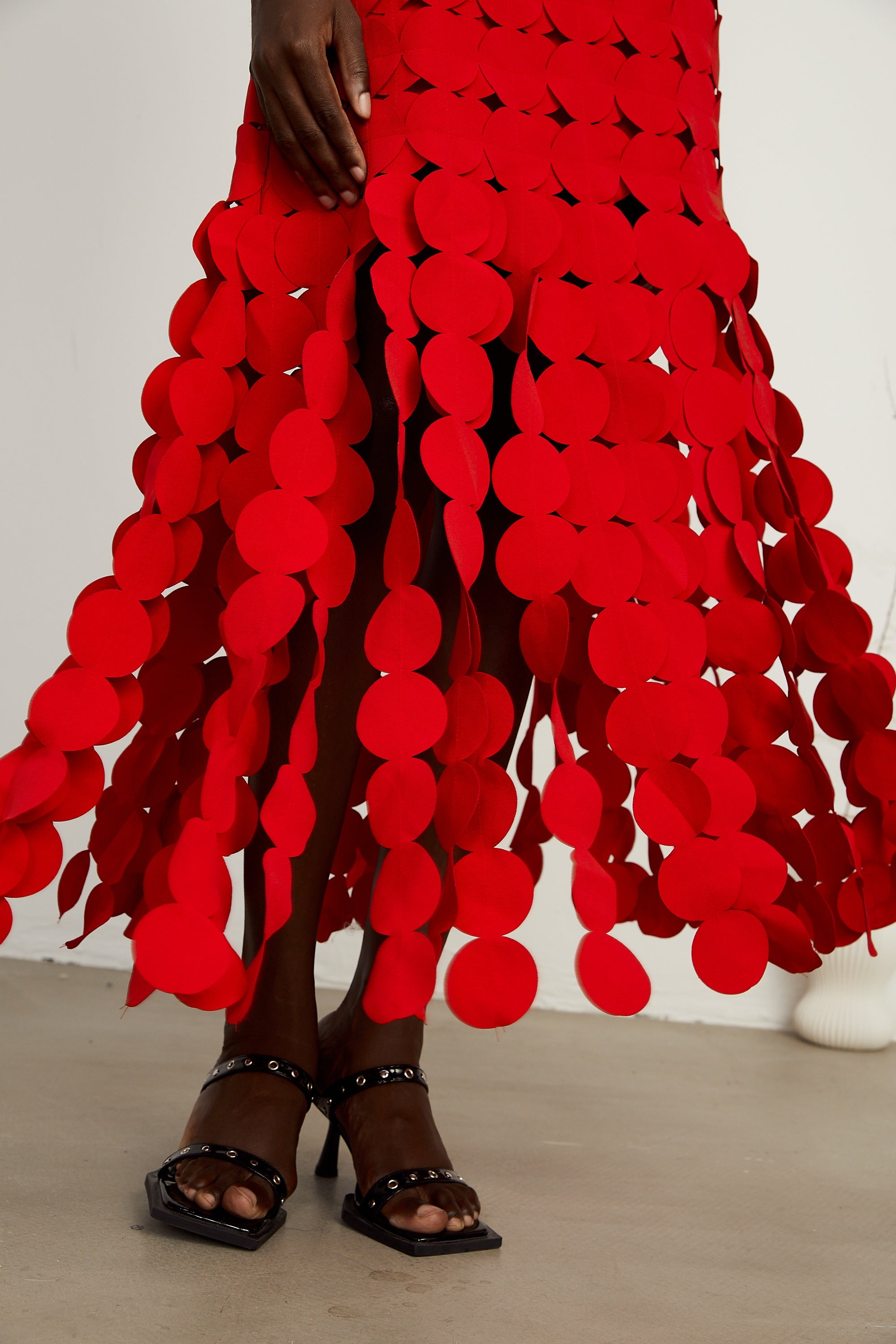 Hanna disc-design fringed maxi skirt in Red