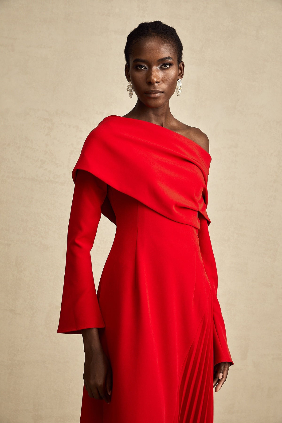 Valentine high-slit pleated maxi dress in Red