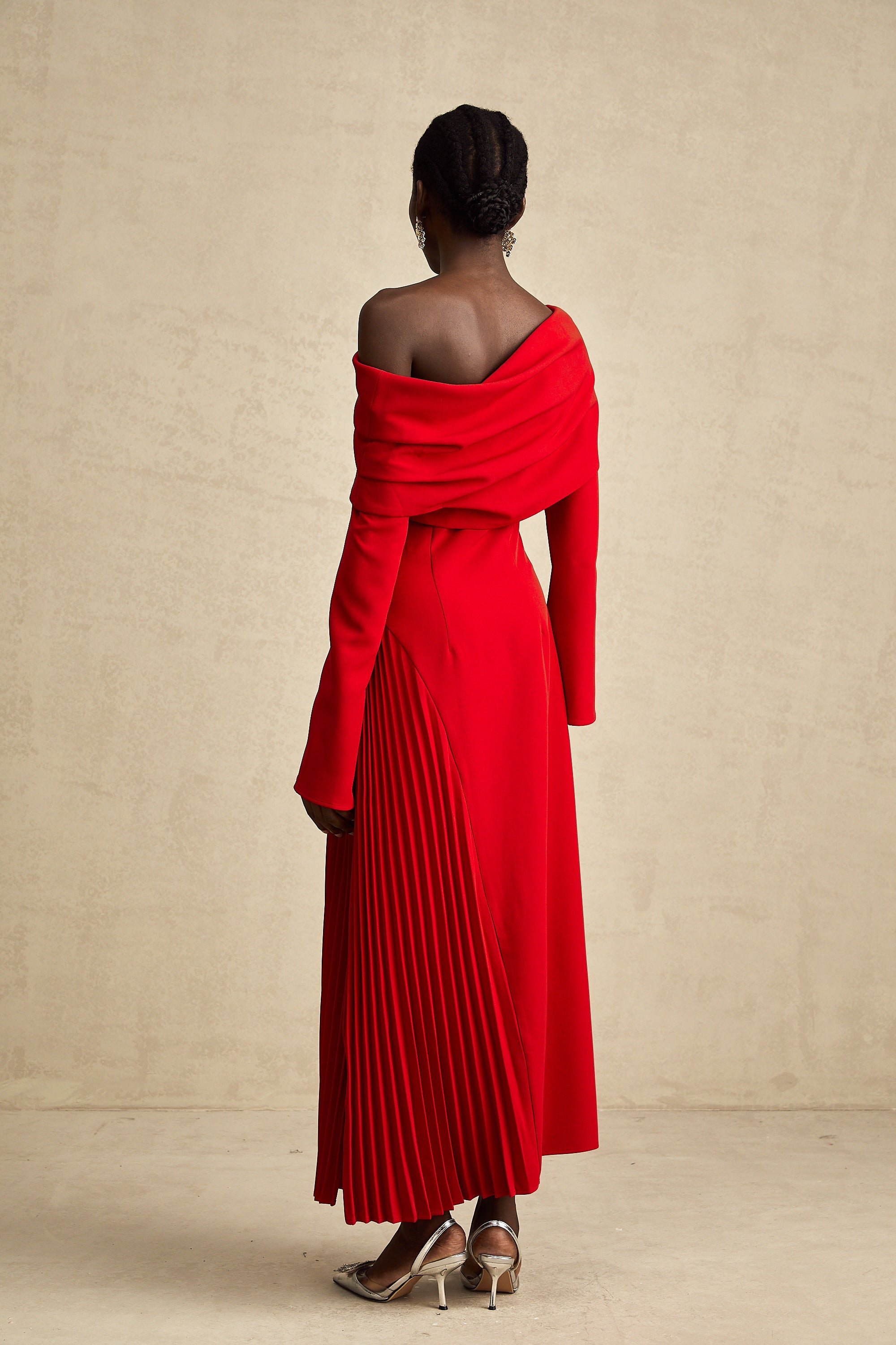 Valentine high-slit pleated maxi dress in Red