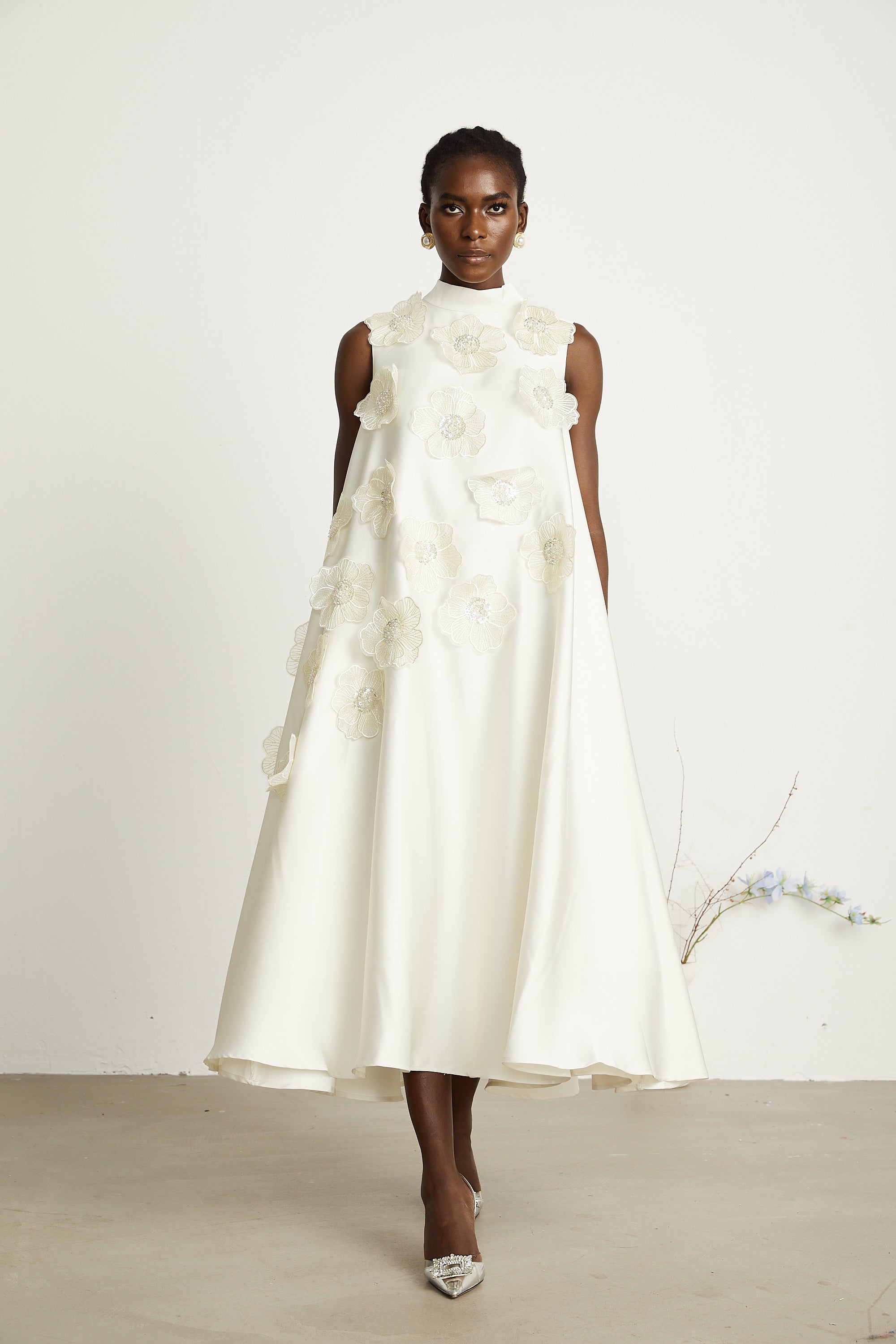 Émilie sleeveless floral-applique midi dress in White (Final Sale-US Only)
