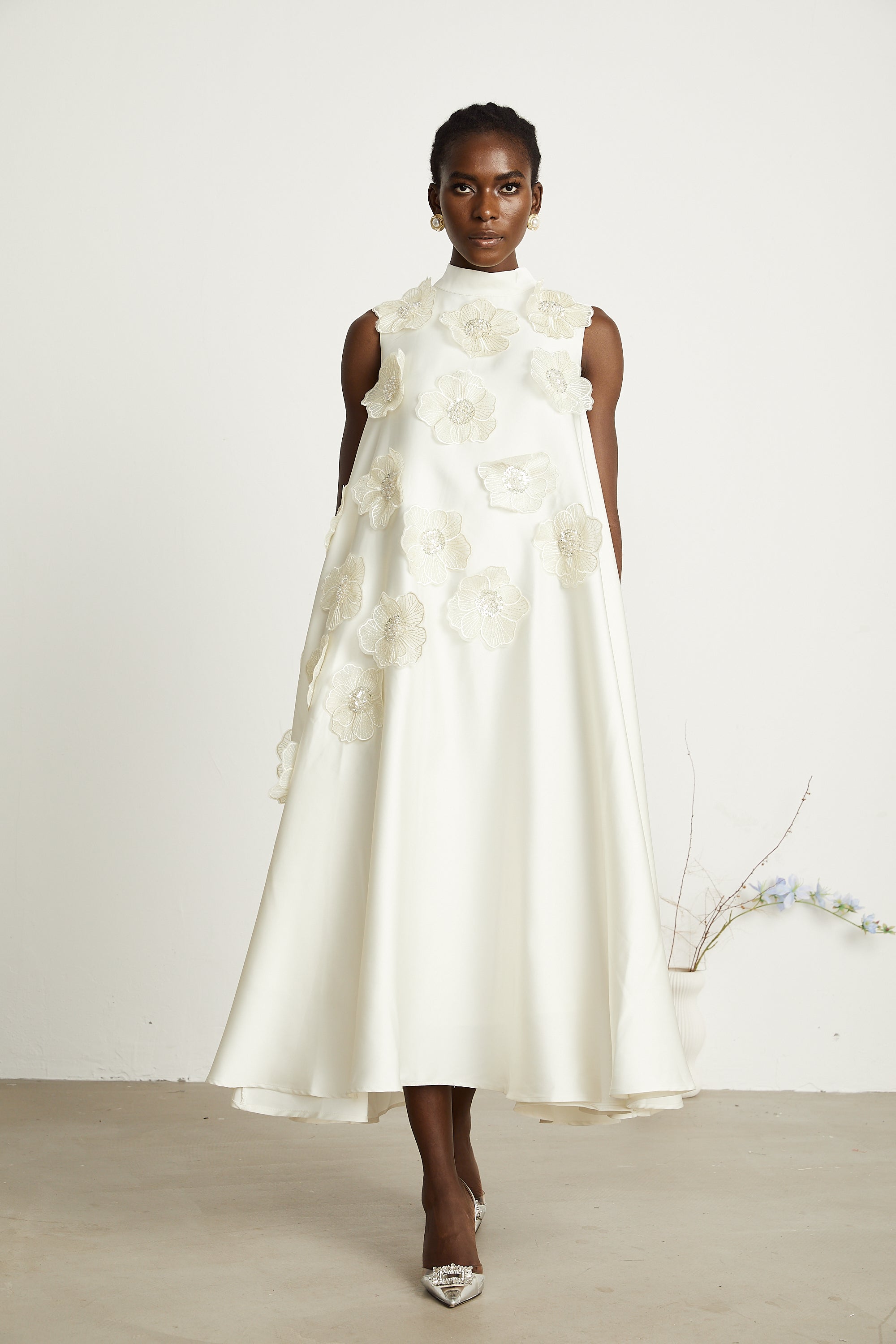 Émilie sleeveless floral-applique midi dress in White (Final Sale-US Only)