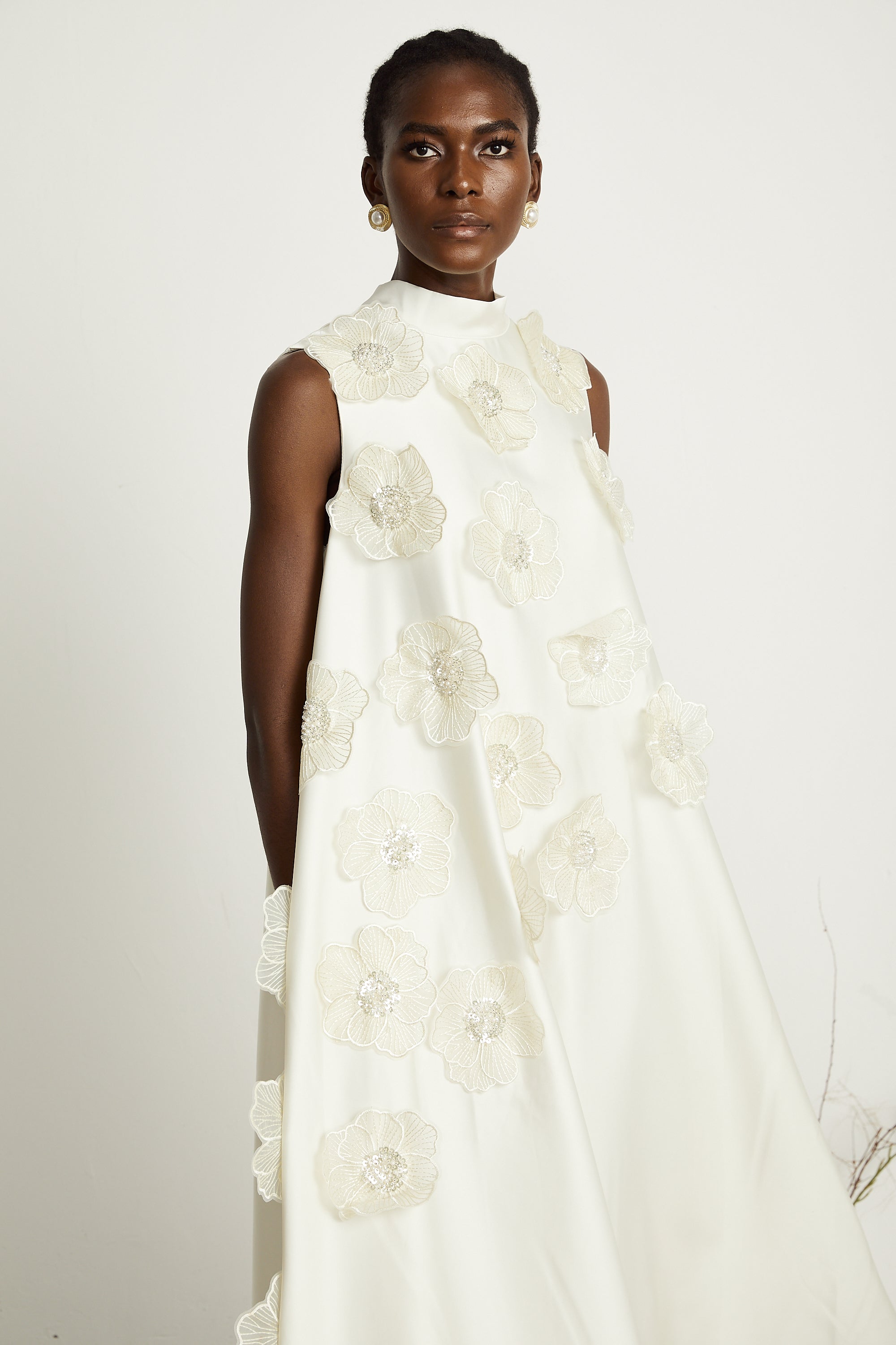 Émilie sleeveless floral-applique midi dress in White (Final Sale-US Only)