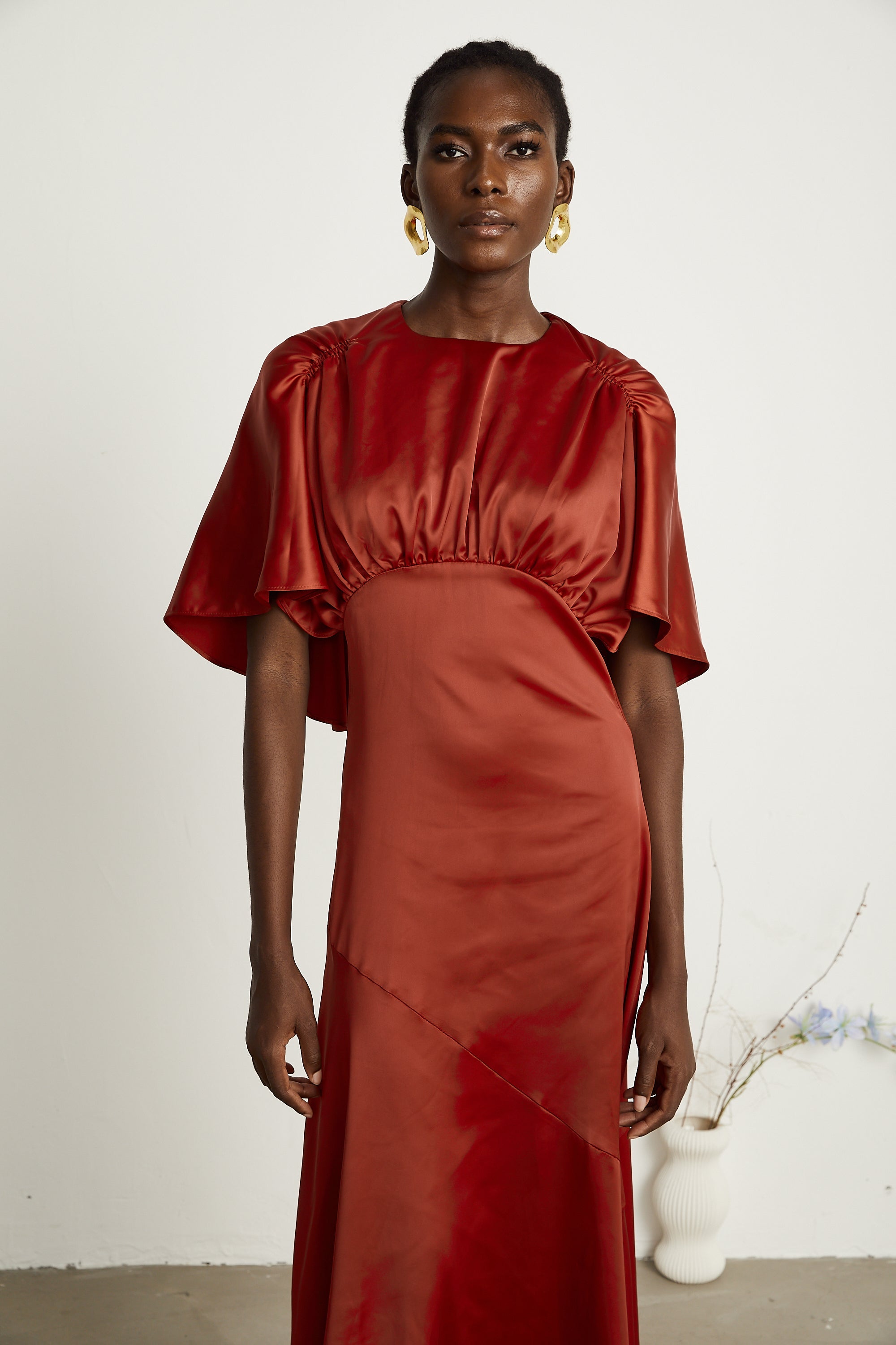 Zoé red cape-sleeve open-back maxi dress