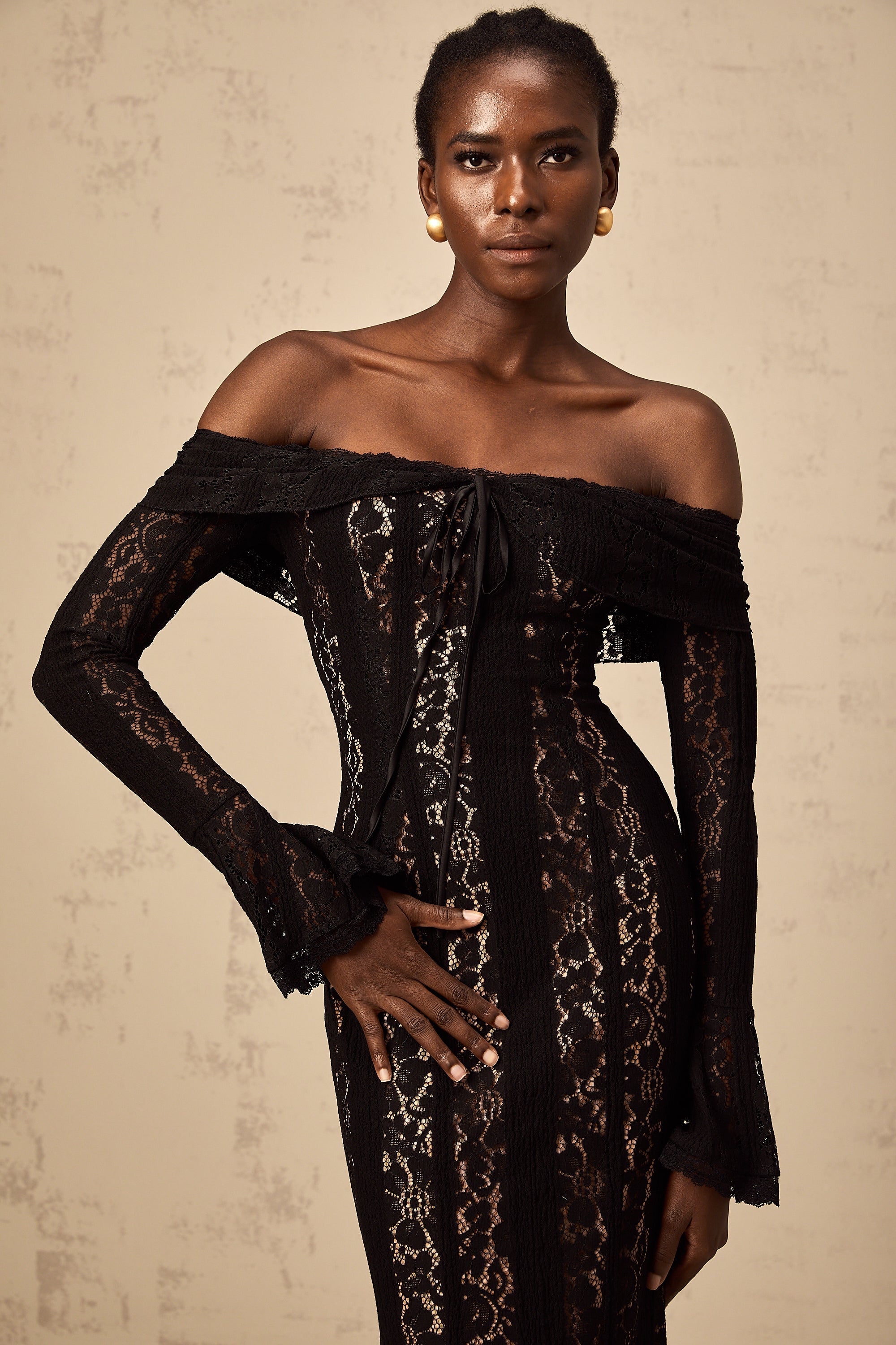 Émeline floral lace flared-cuff midi dress in Black