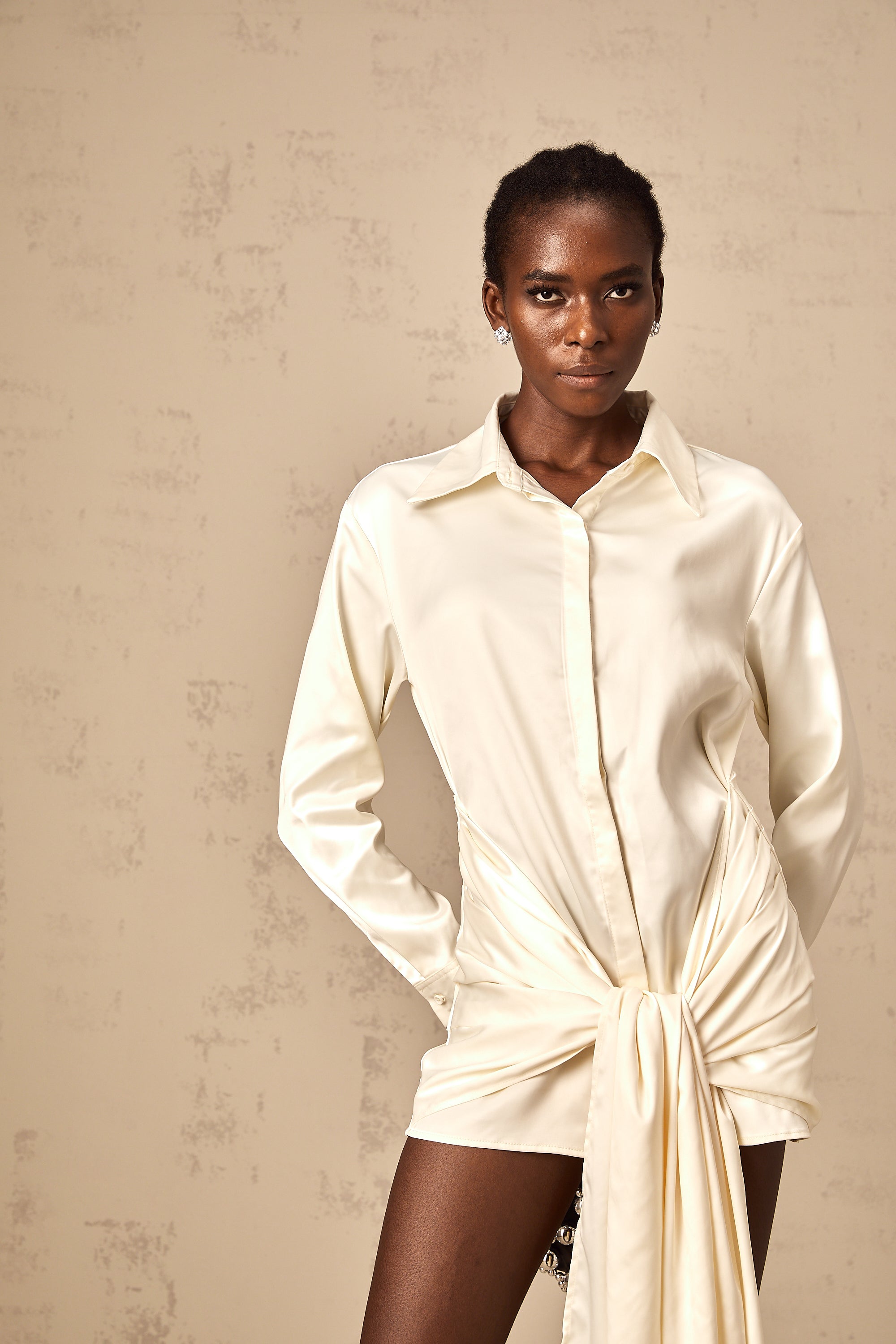 Daphné white ribbon ruched mini shirt dress