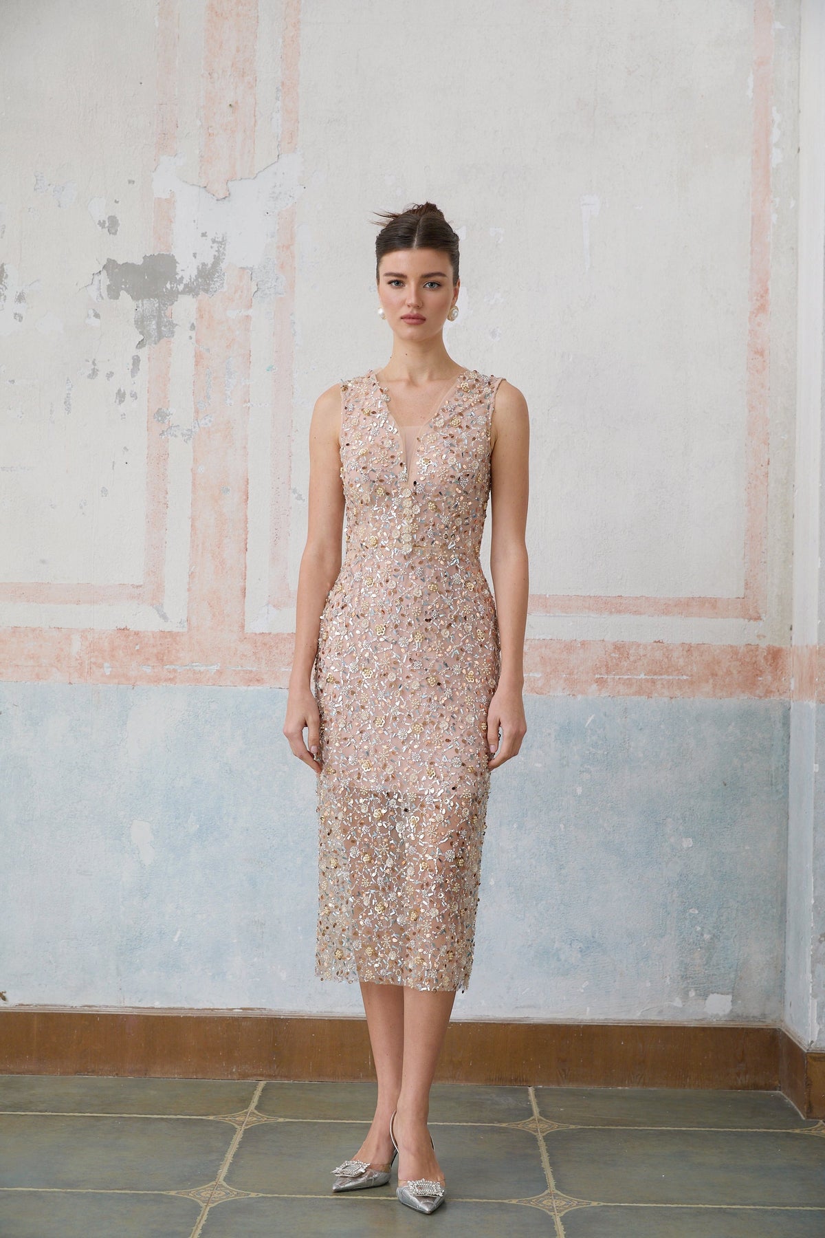 Marguerite embellished flower-motif fitted midi dress