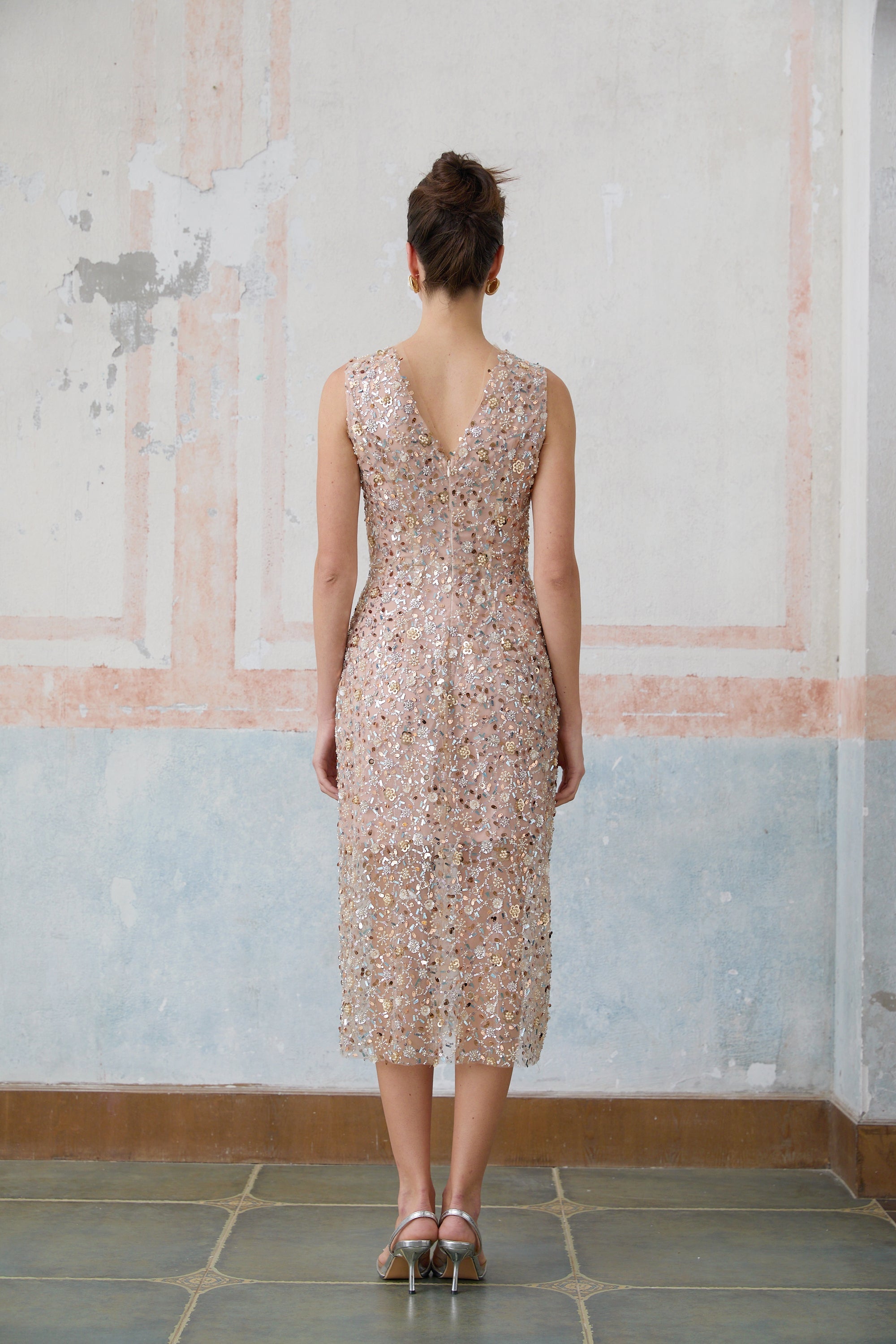 Marguerite embellished flower-motif fitted midi dress