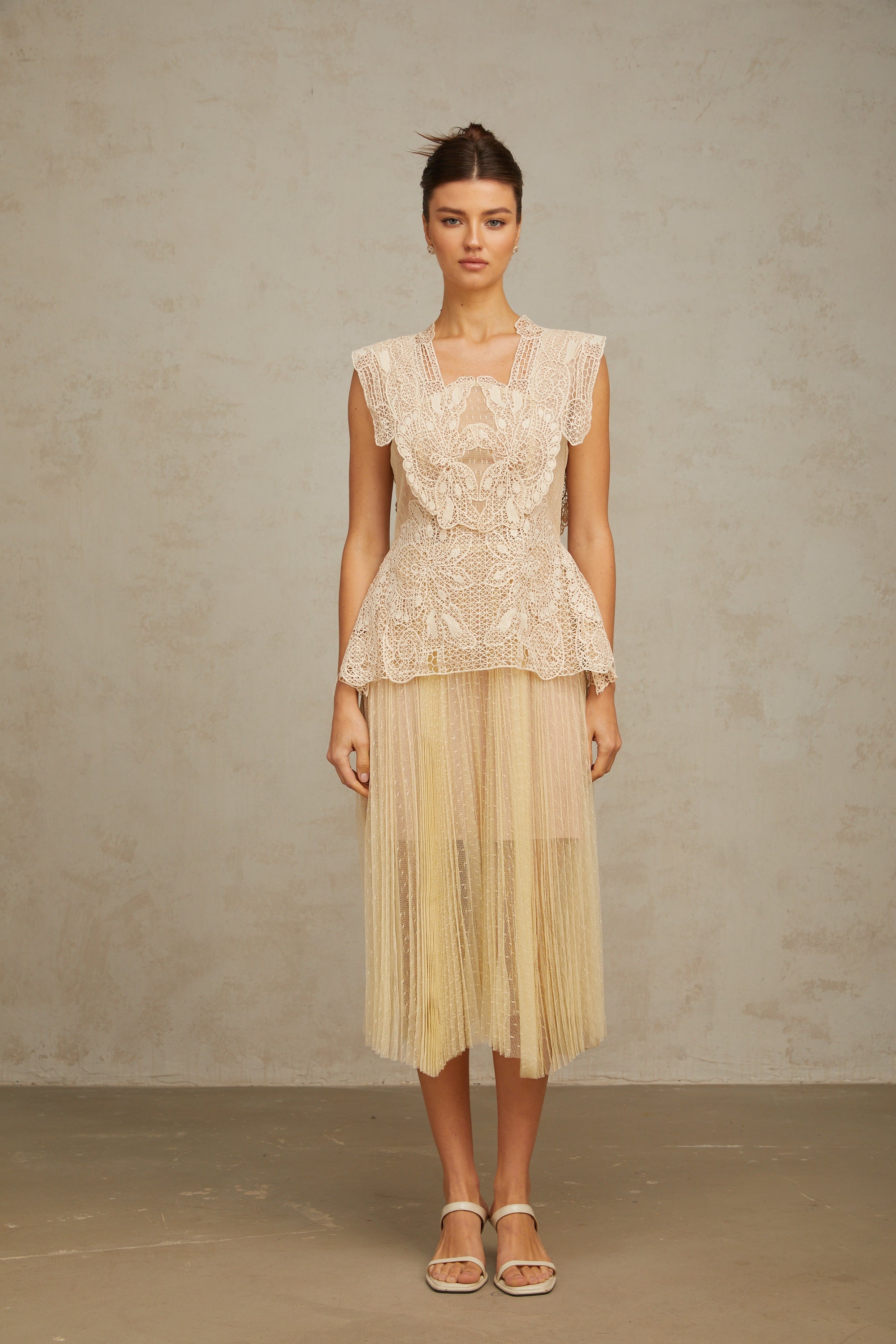 Céleste floral-lace-panelling tulle midi dress in Neutrals