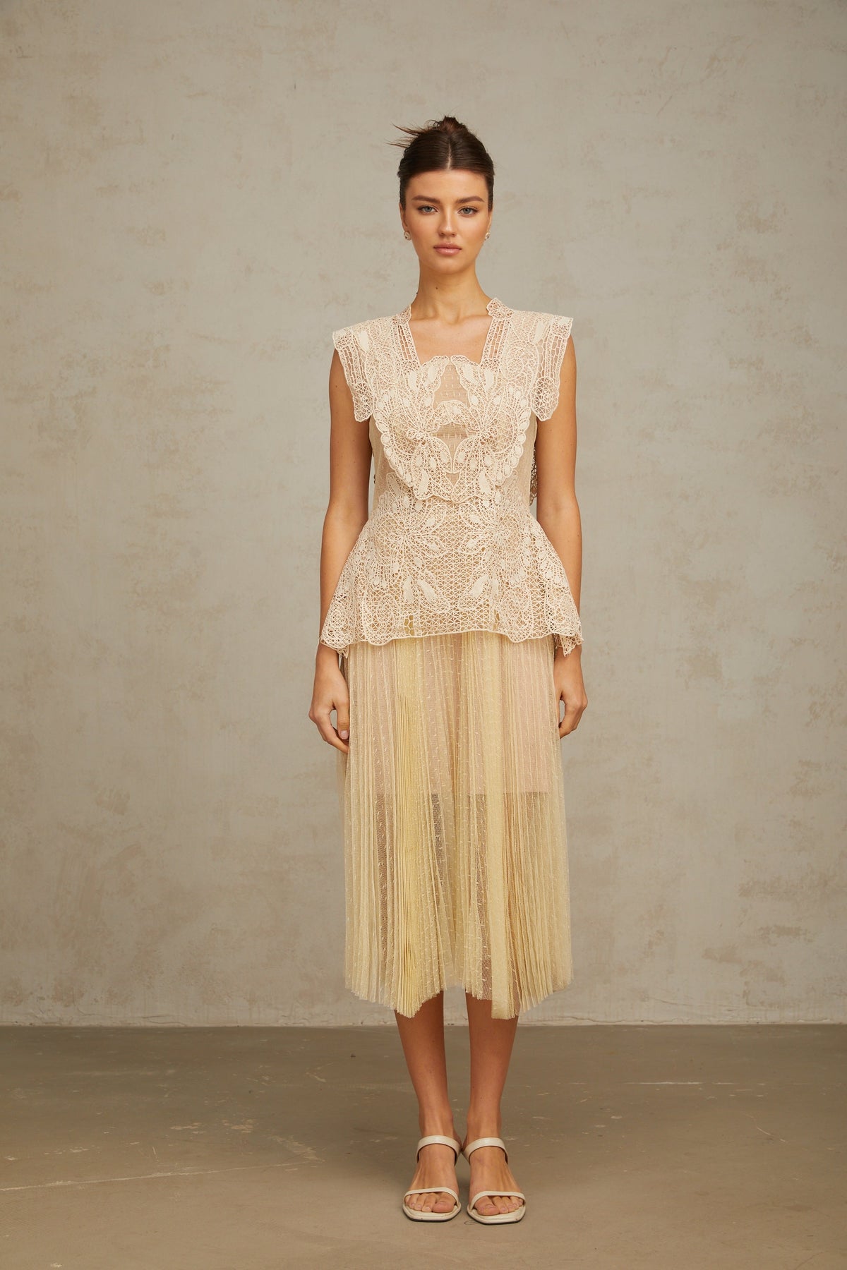 Céleste floral-lace-panelling tulle midi dress in Neutrals