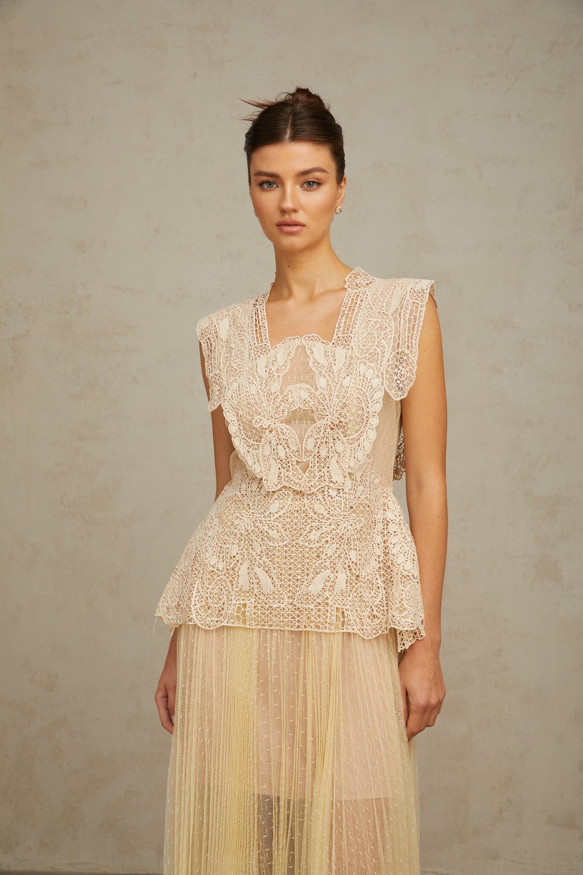 Céleste floral-lace-panelling tulle midi dress in Neutrals