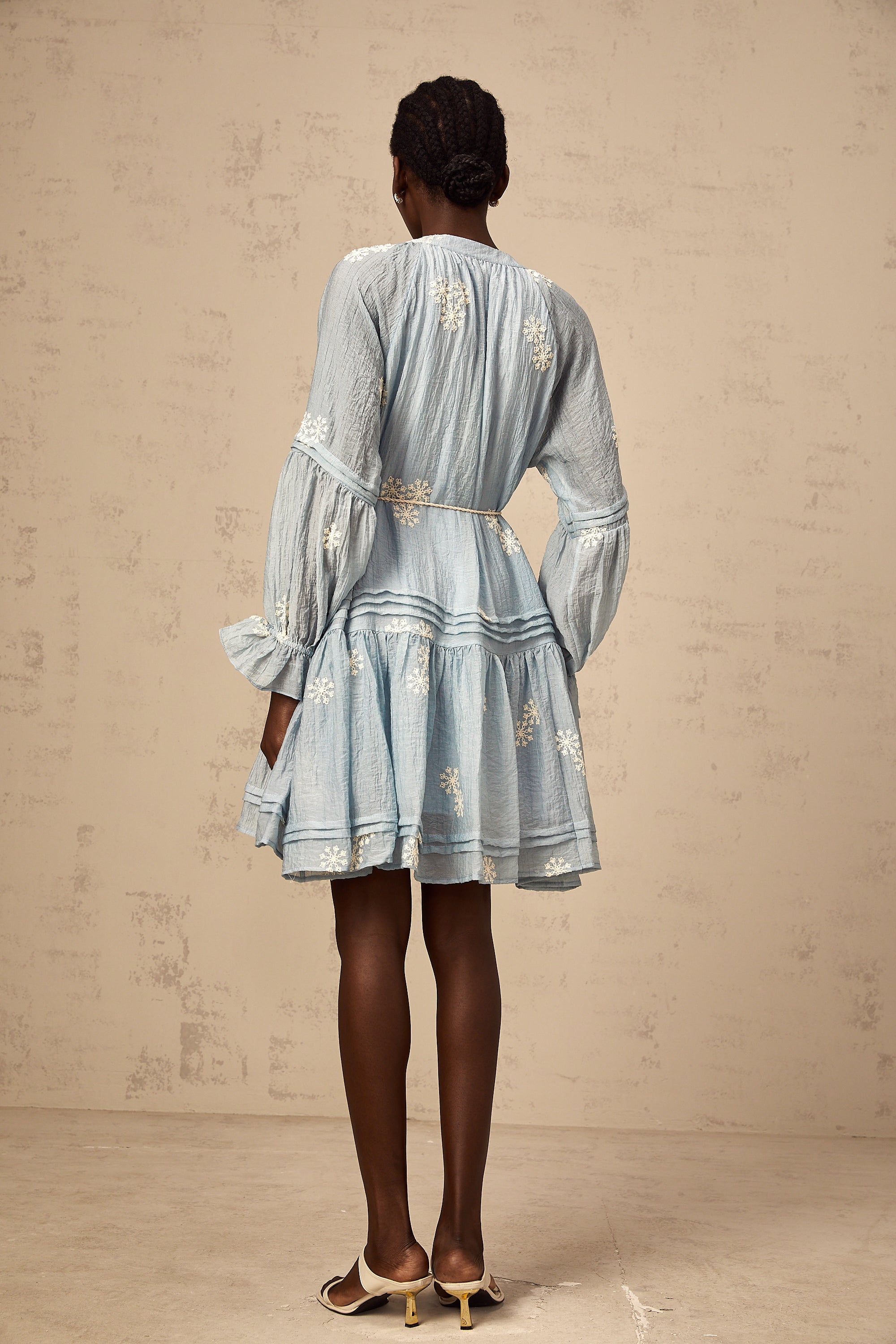Félicie blue flower-embroidered mini dress