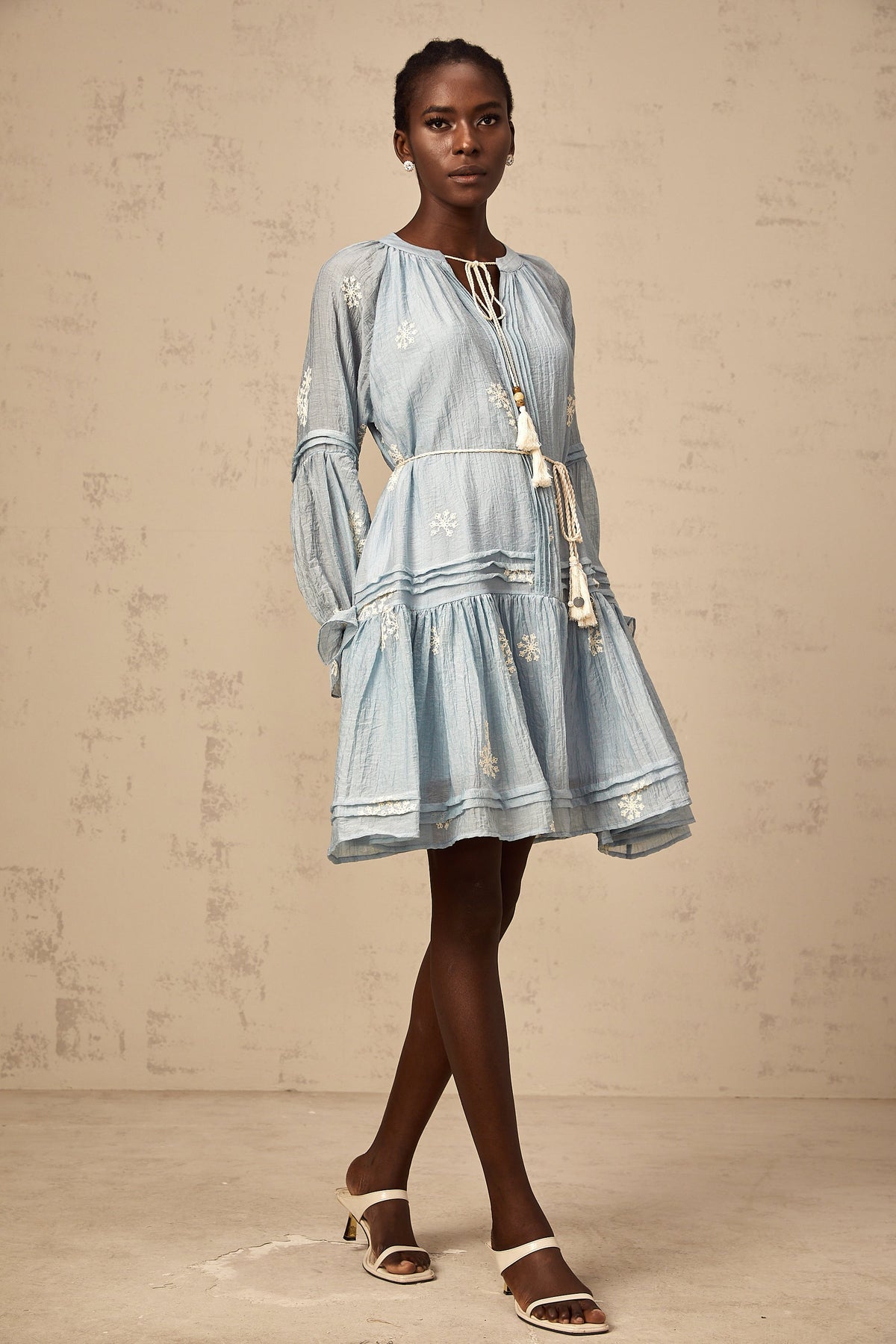 Félicie blue flower-embroidered mini dress