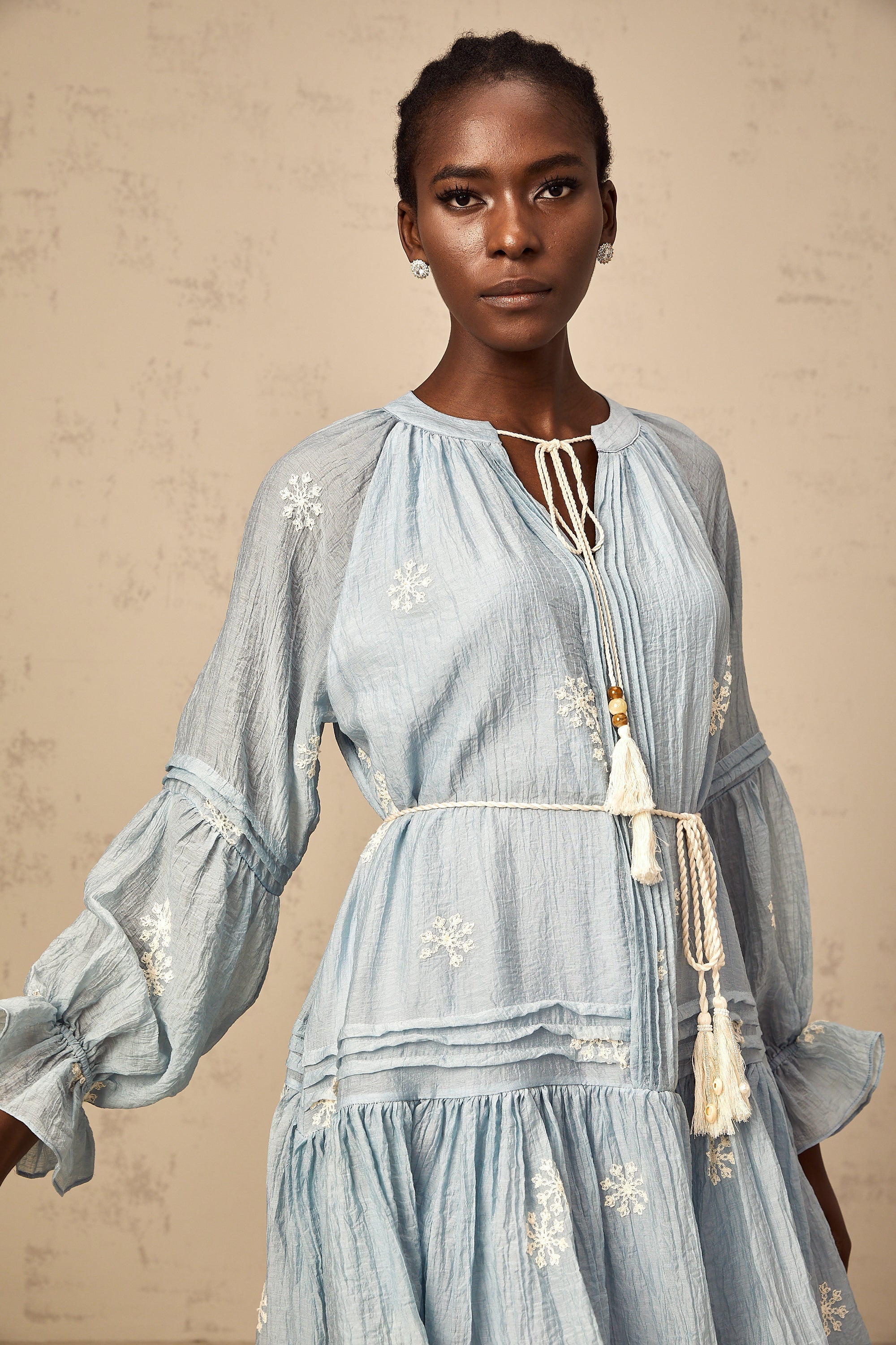 Félicie blue flower-embroidered mini dress