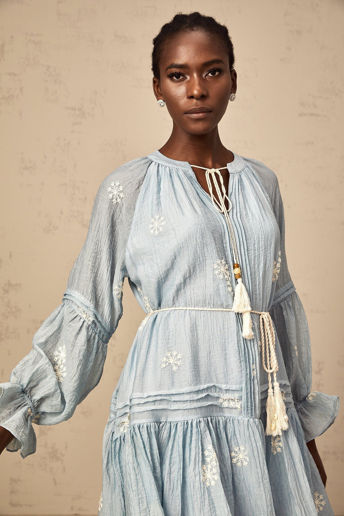 Félicie blue flower-embroidered mini dress