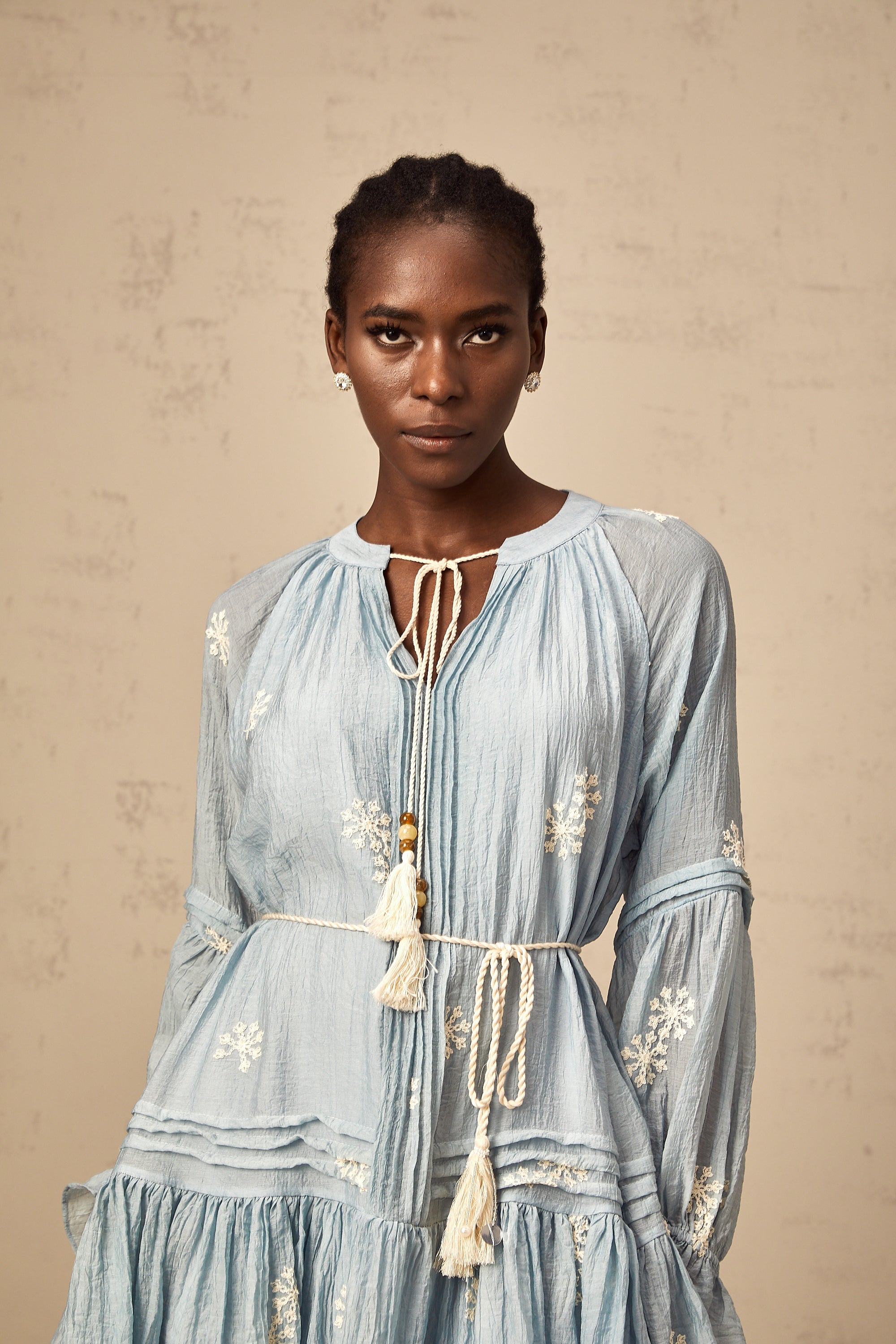 Félicie blue flower-embroidered mini dress