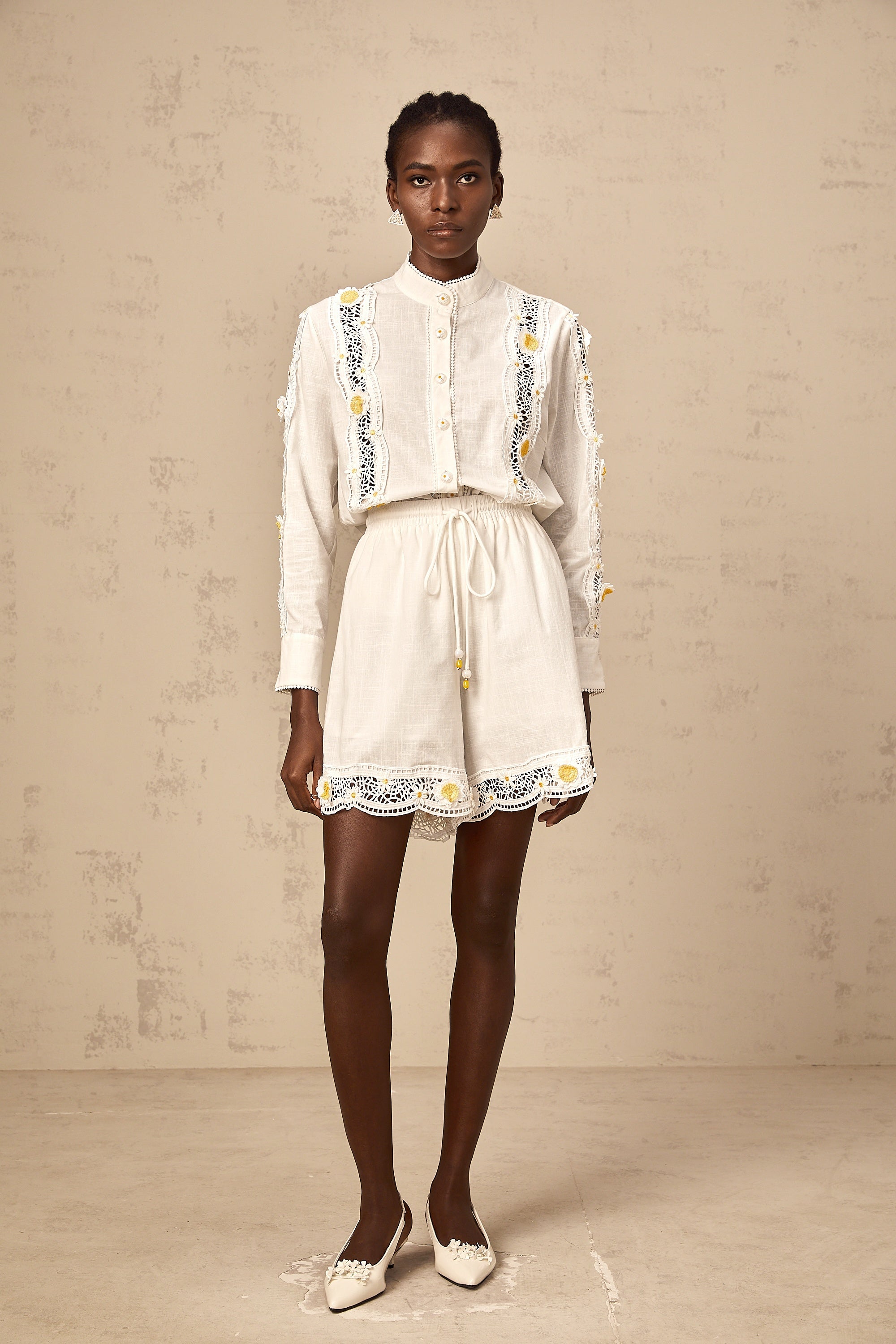 Mylène white 3d-petal lace-trim shirt & shorts matching set