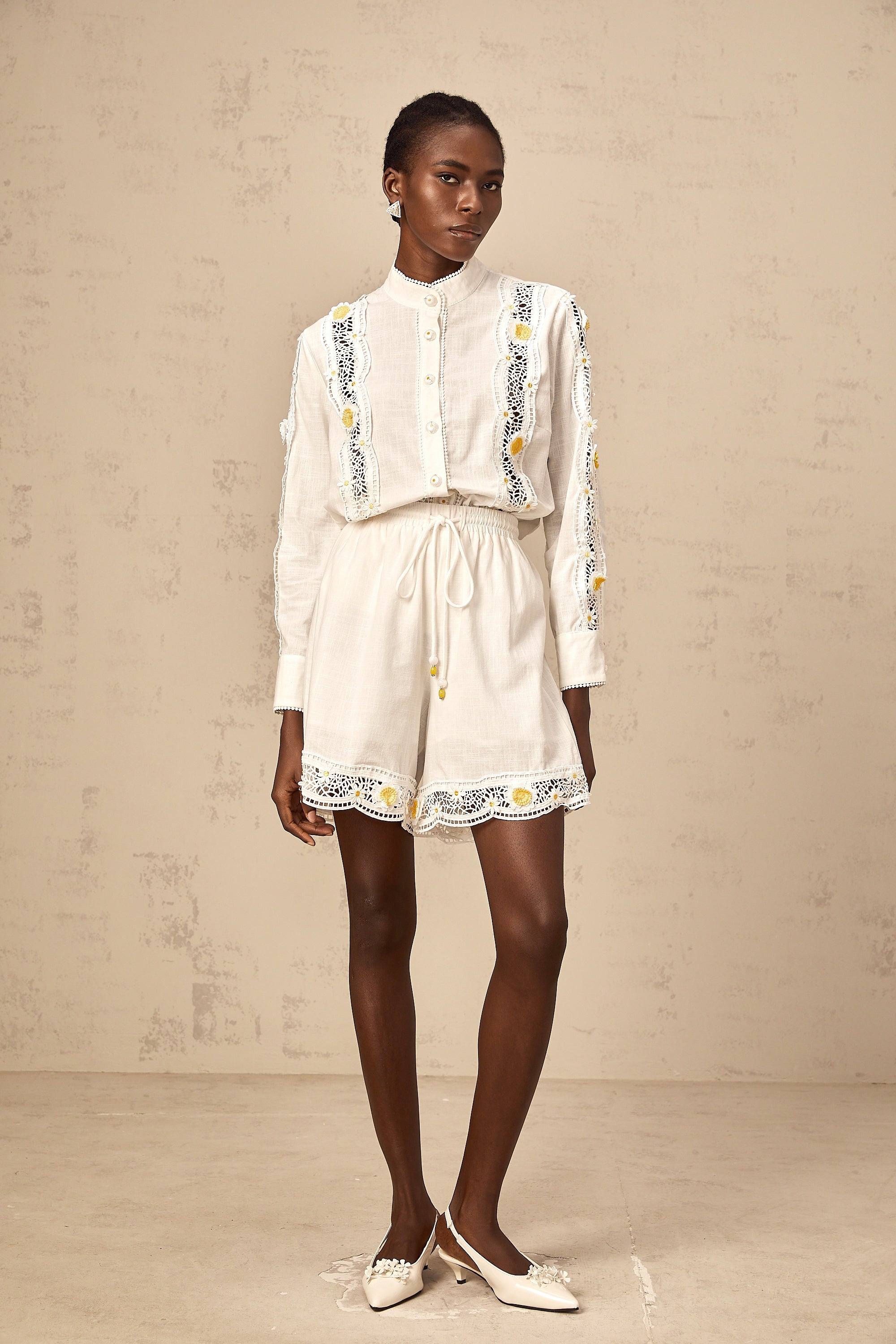 Mylène white 3d-petal lace-trim shirt & shorts matching set