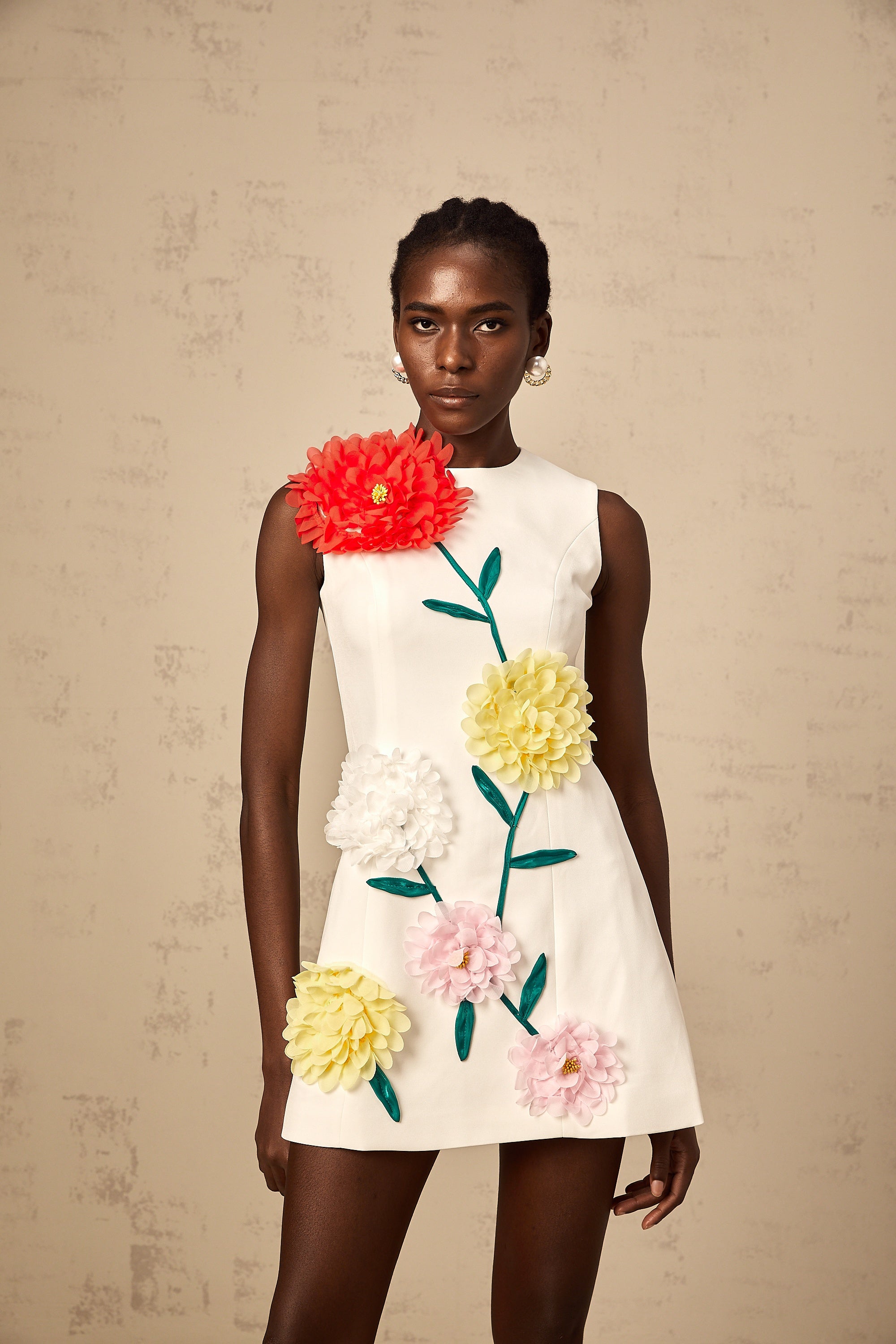 Véronique white 3d-petal sleeveless mini dress