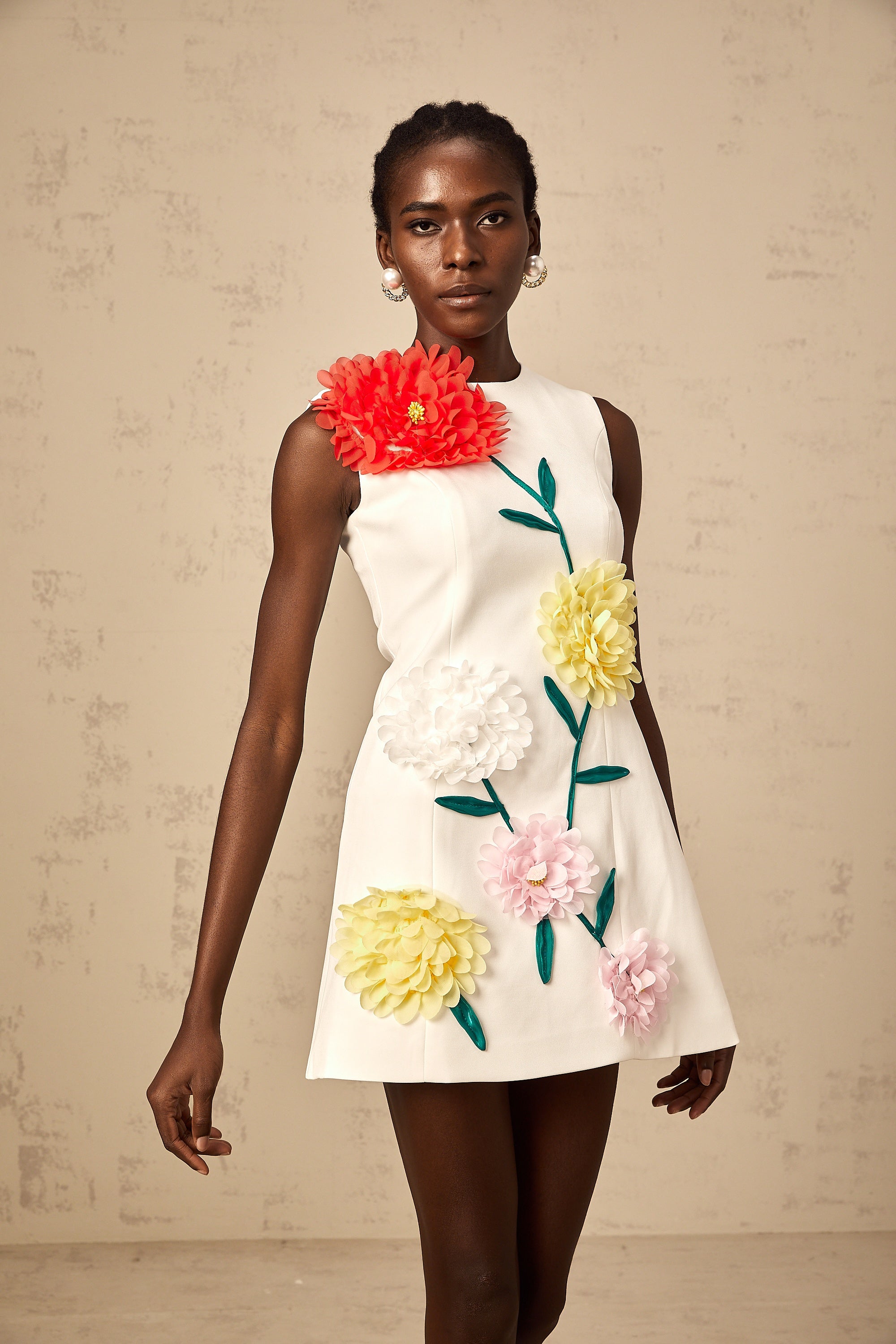 Véronique white 3d-petal sleeveless mini dress