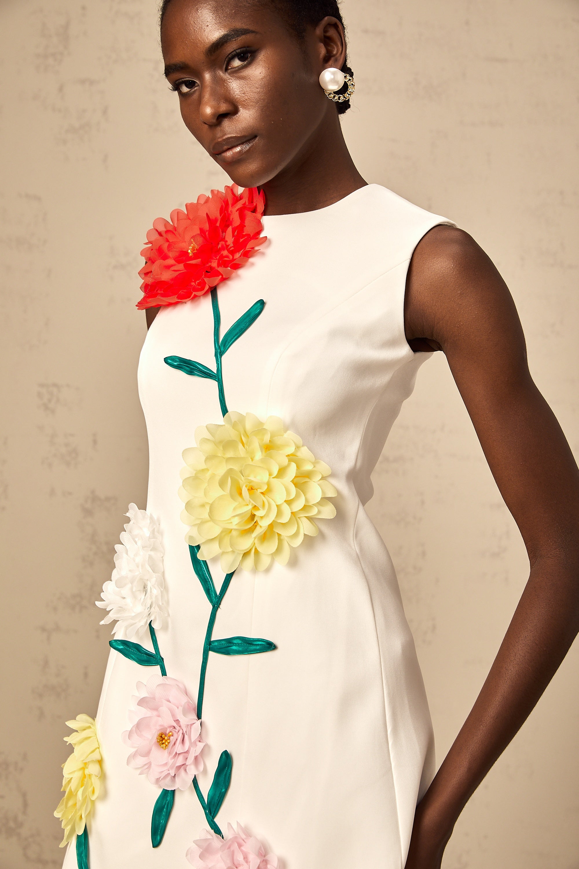 Véronique white 3d-petal sleeveless mini dress