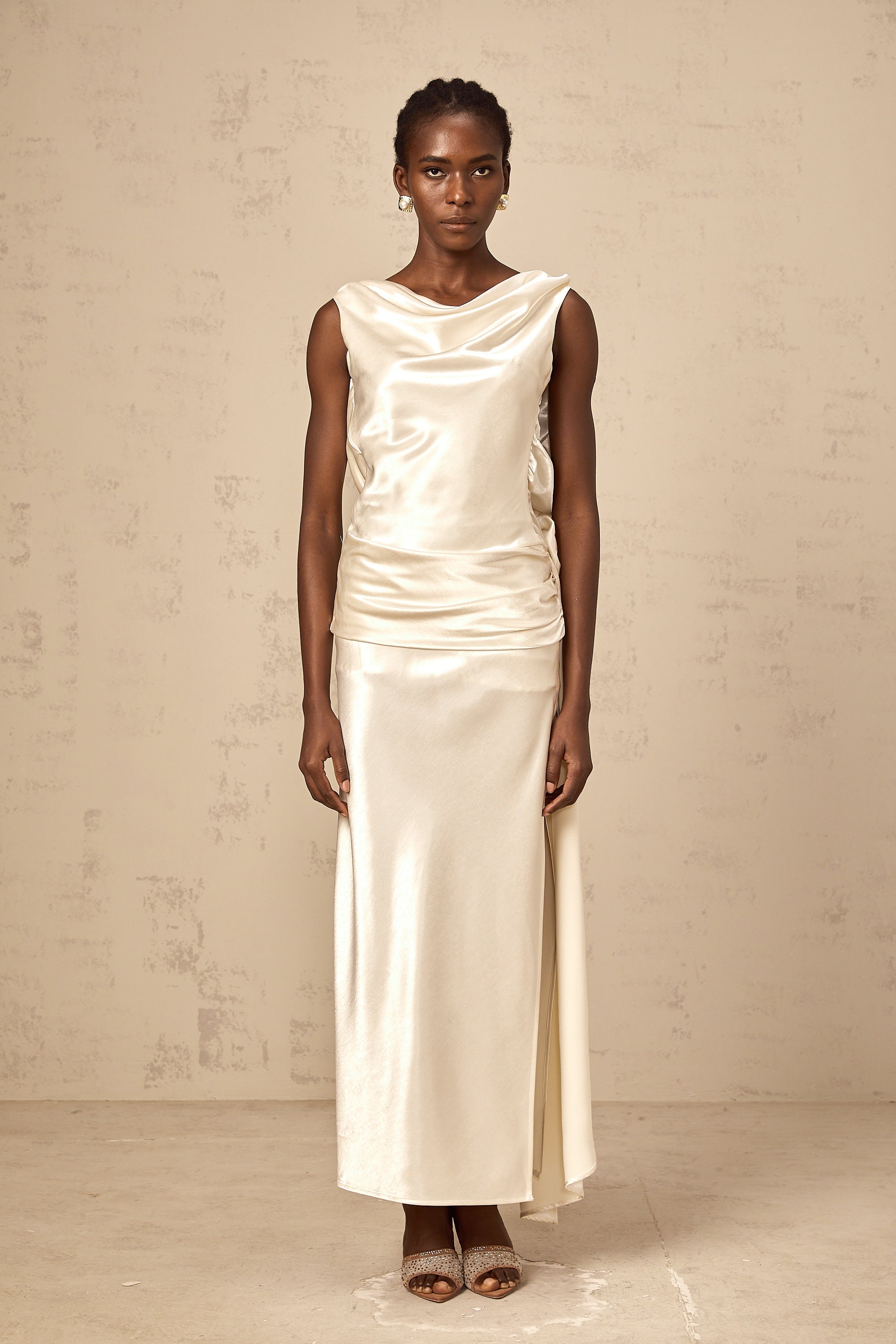Théoline white flower backless satin midi dress