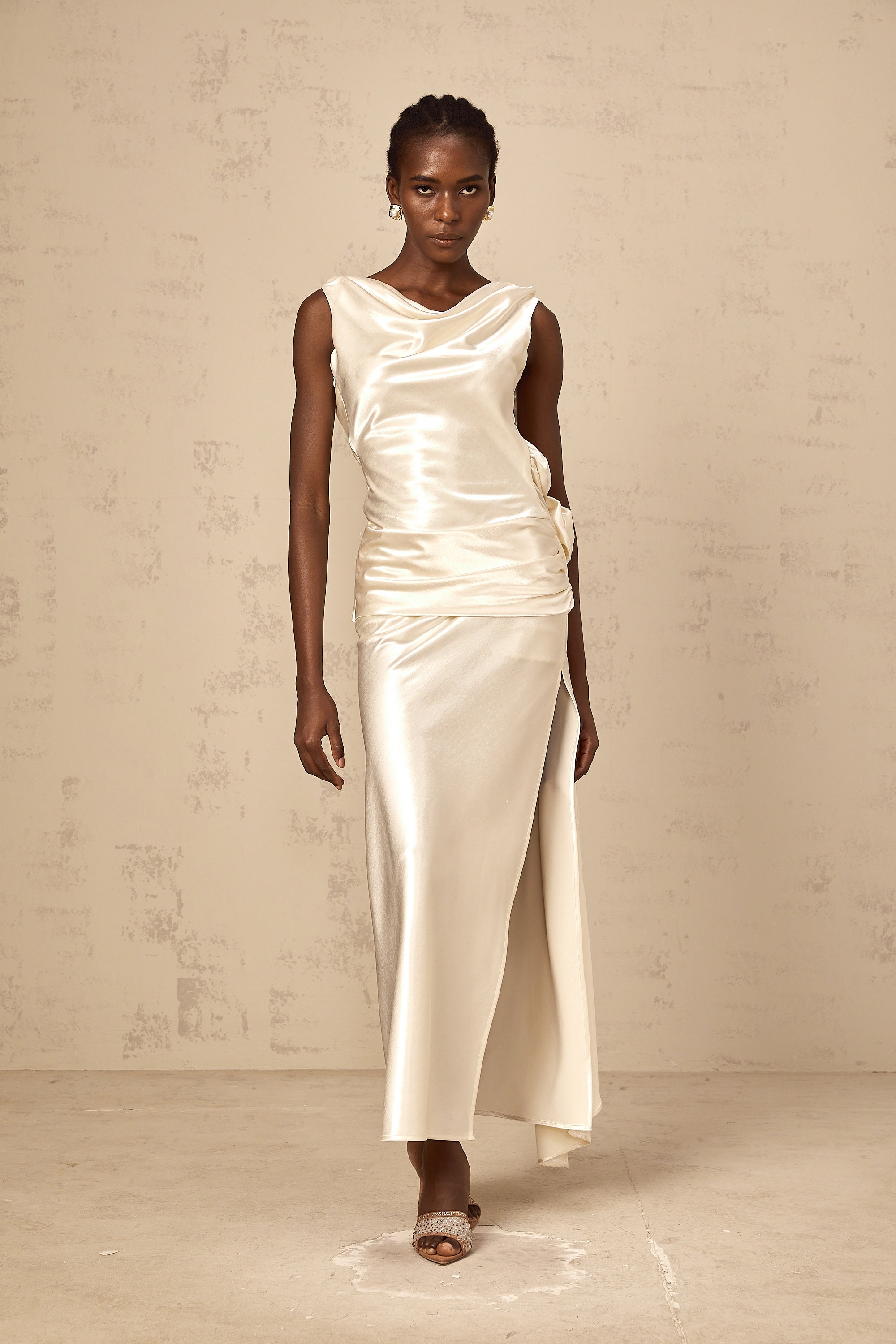 Théoline white flower backless satin midi dress