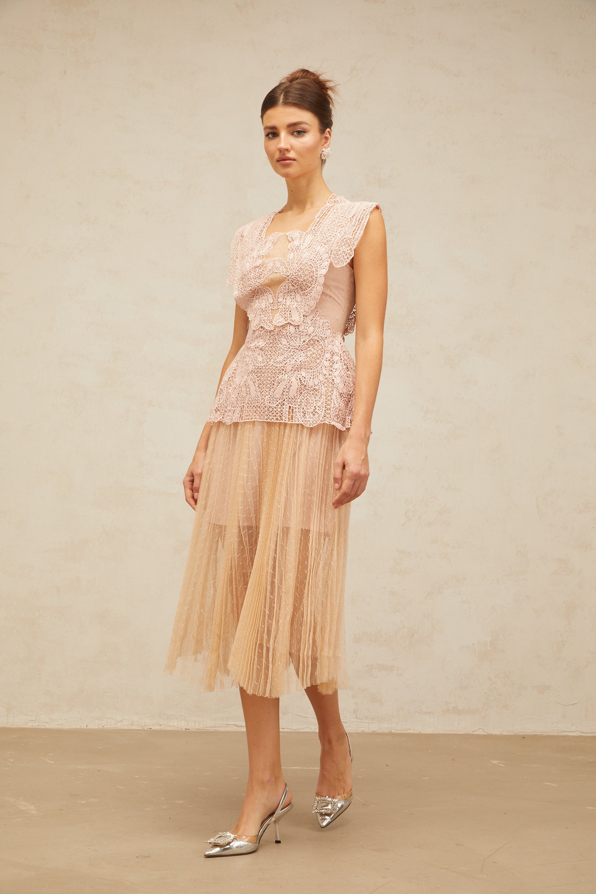 Céleste floral-lace-panelling tulle midi dress in Pink (Final Sale-US Only)