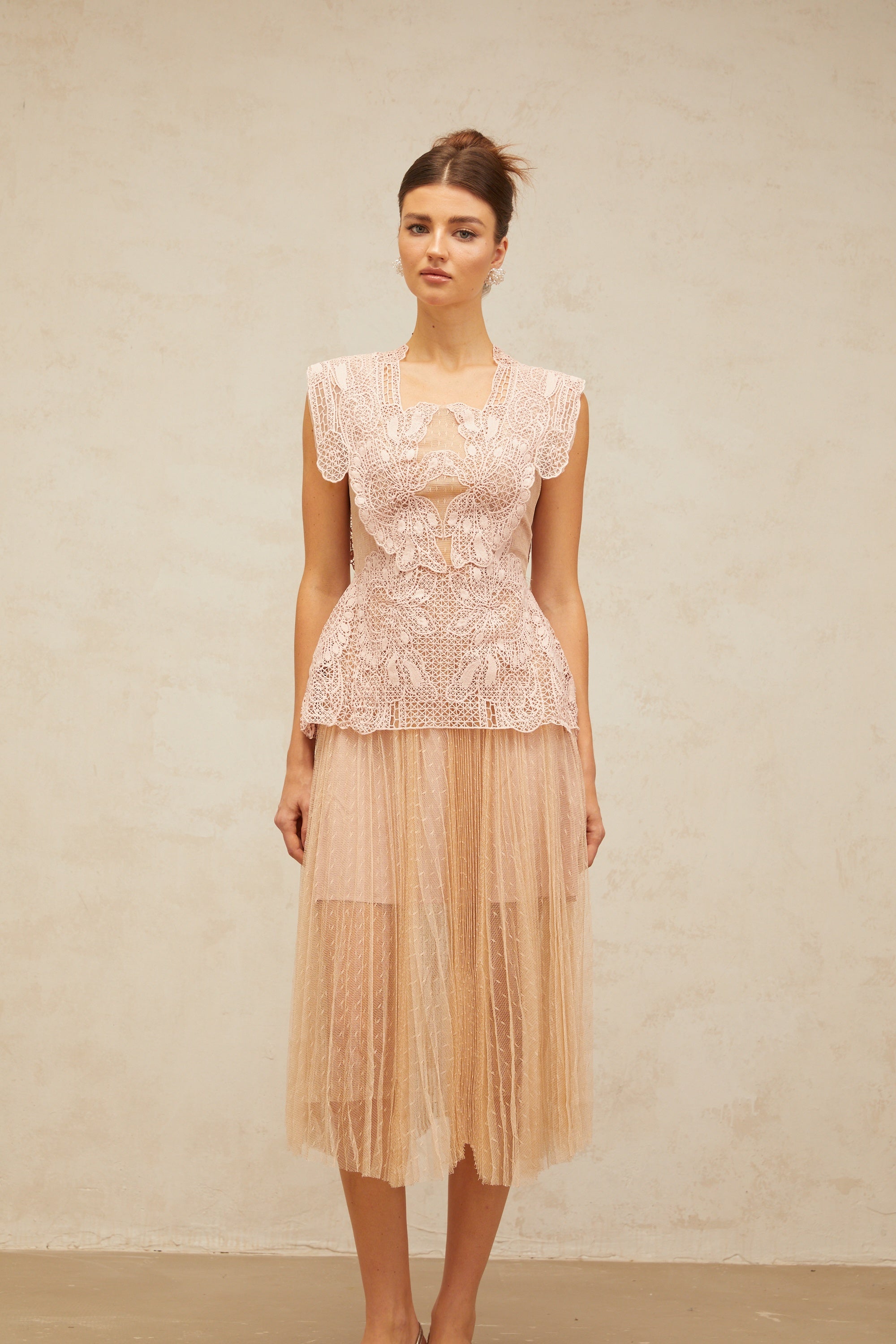 Céleste floral-lace-panelling tulle midi dress in Pink (Final Sale-US Only)