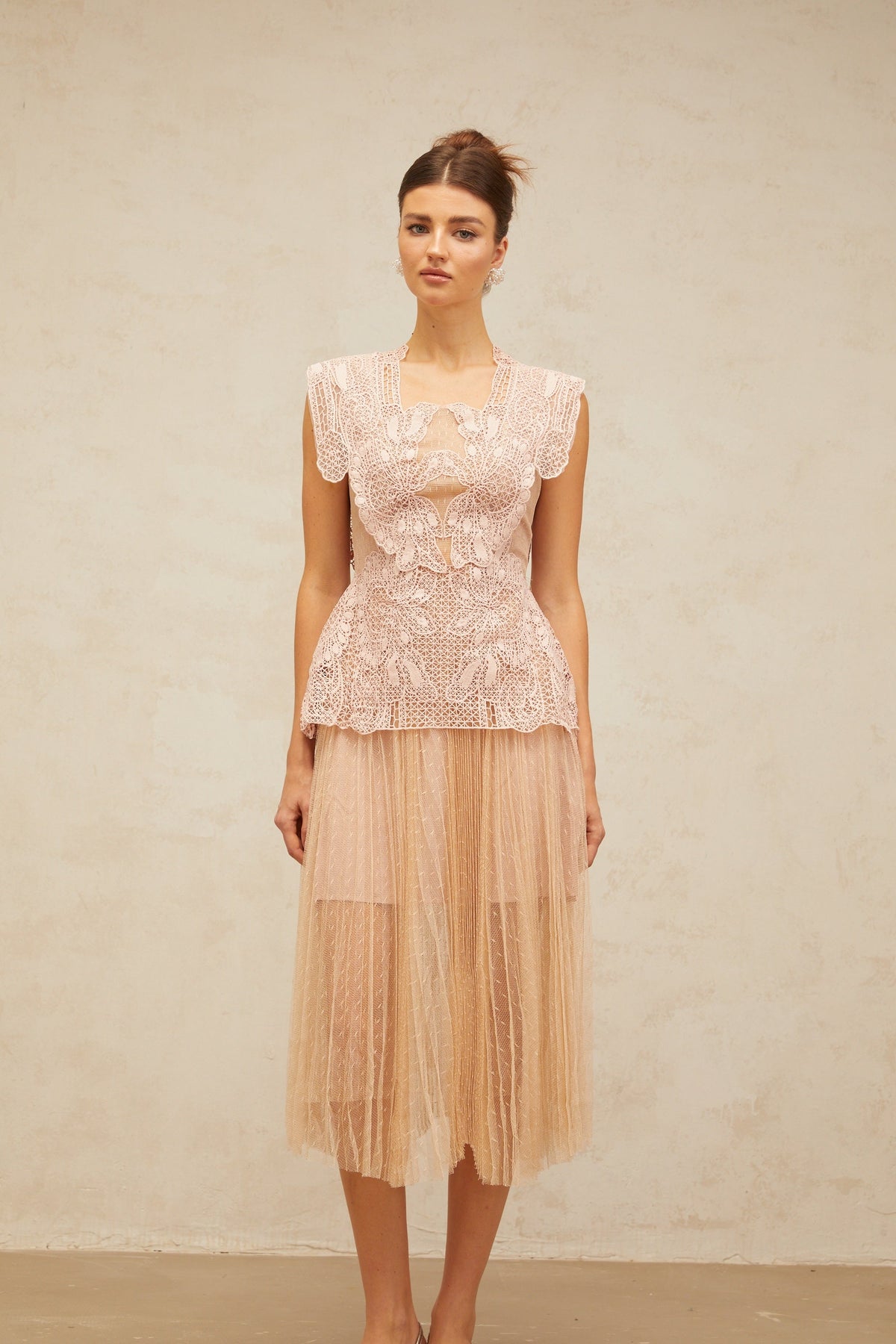 Céleste floral-lace-panelling tulle midi dress in Pink (Final Sale-US Only)
