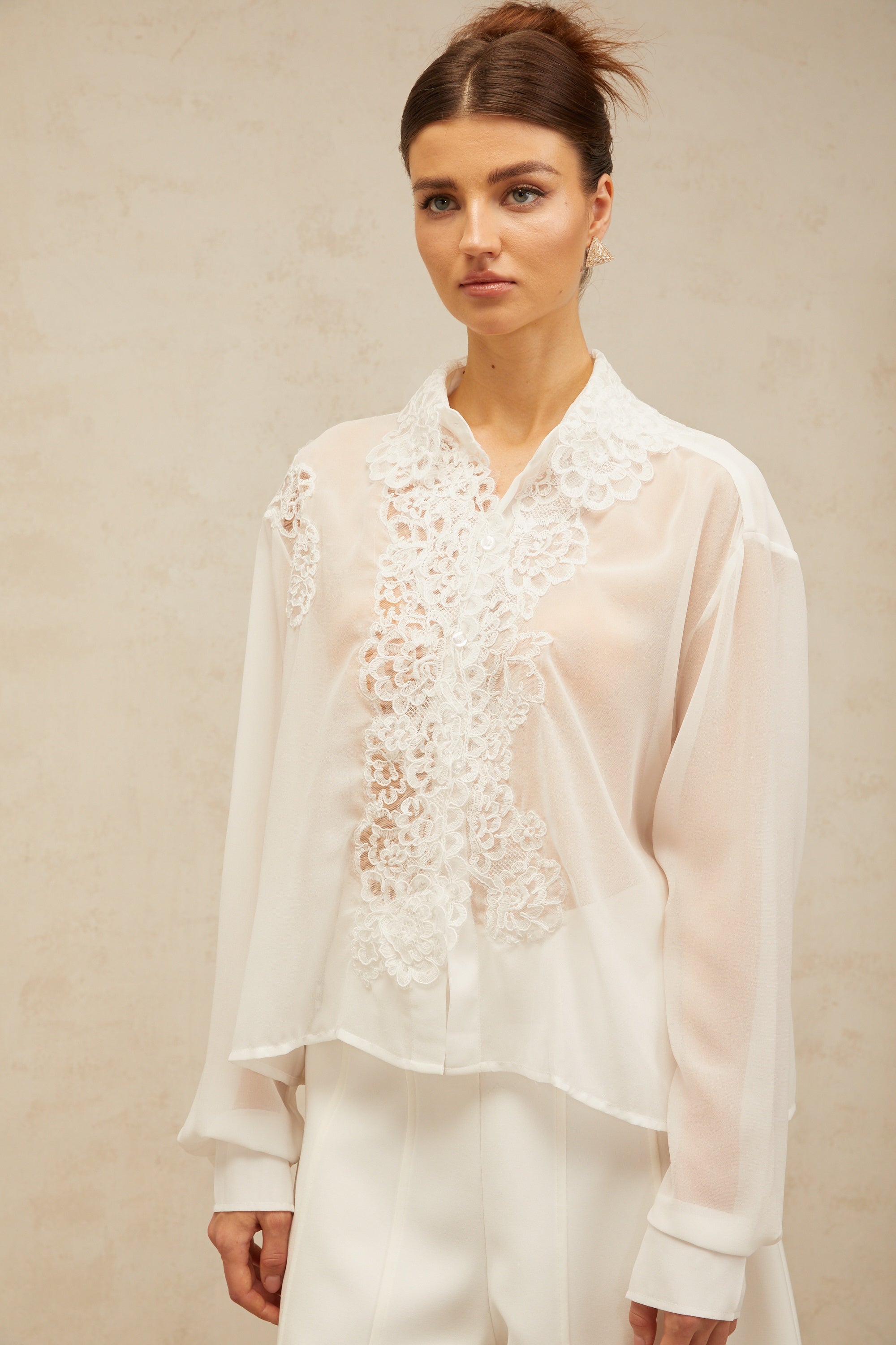Nadine white flower-embroidered lace-panel shirt