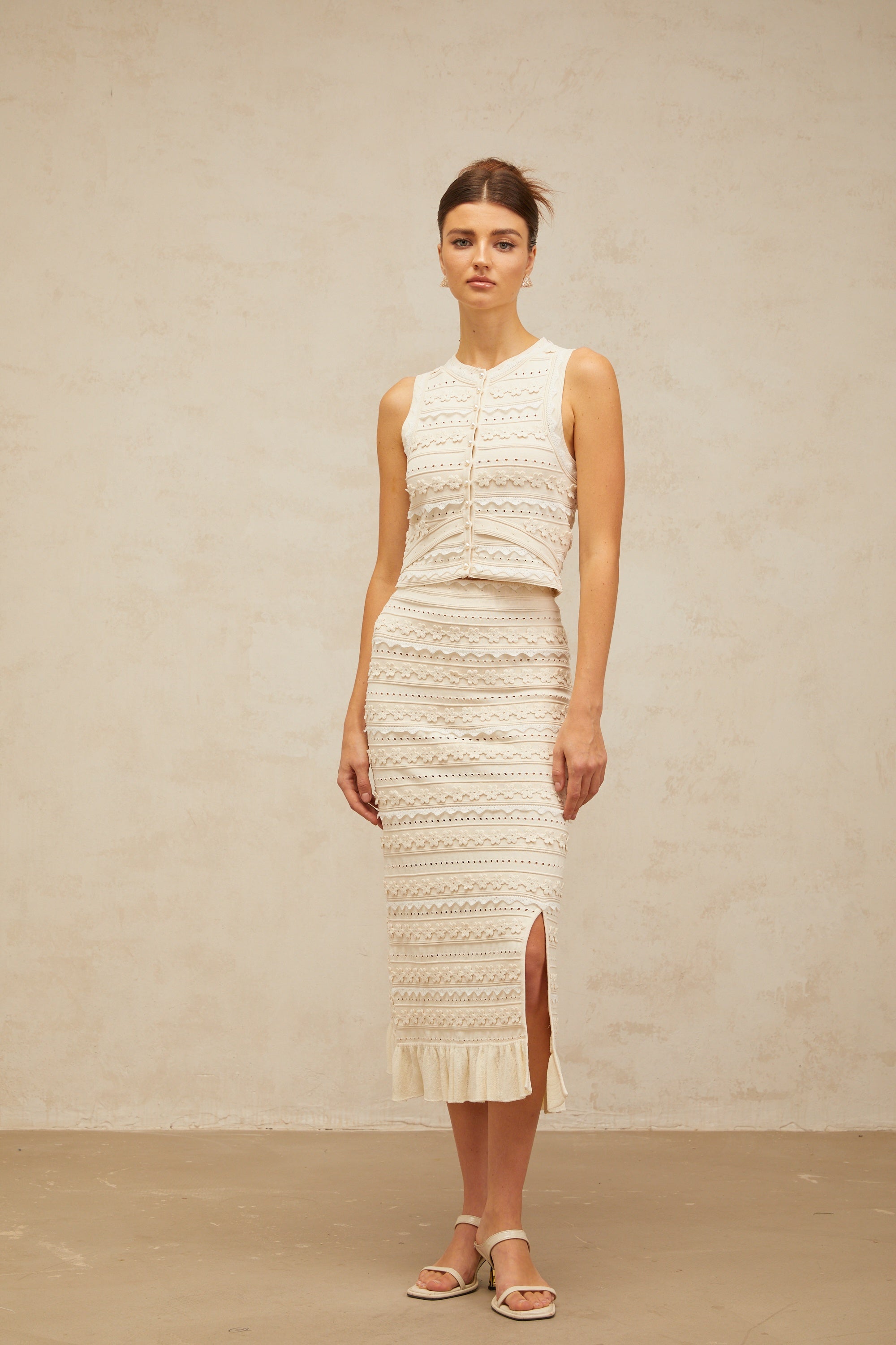 Giada white flower knit top & skirt matching set