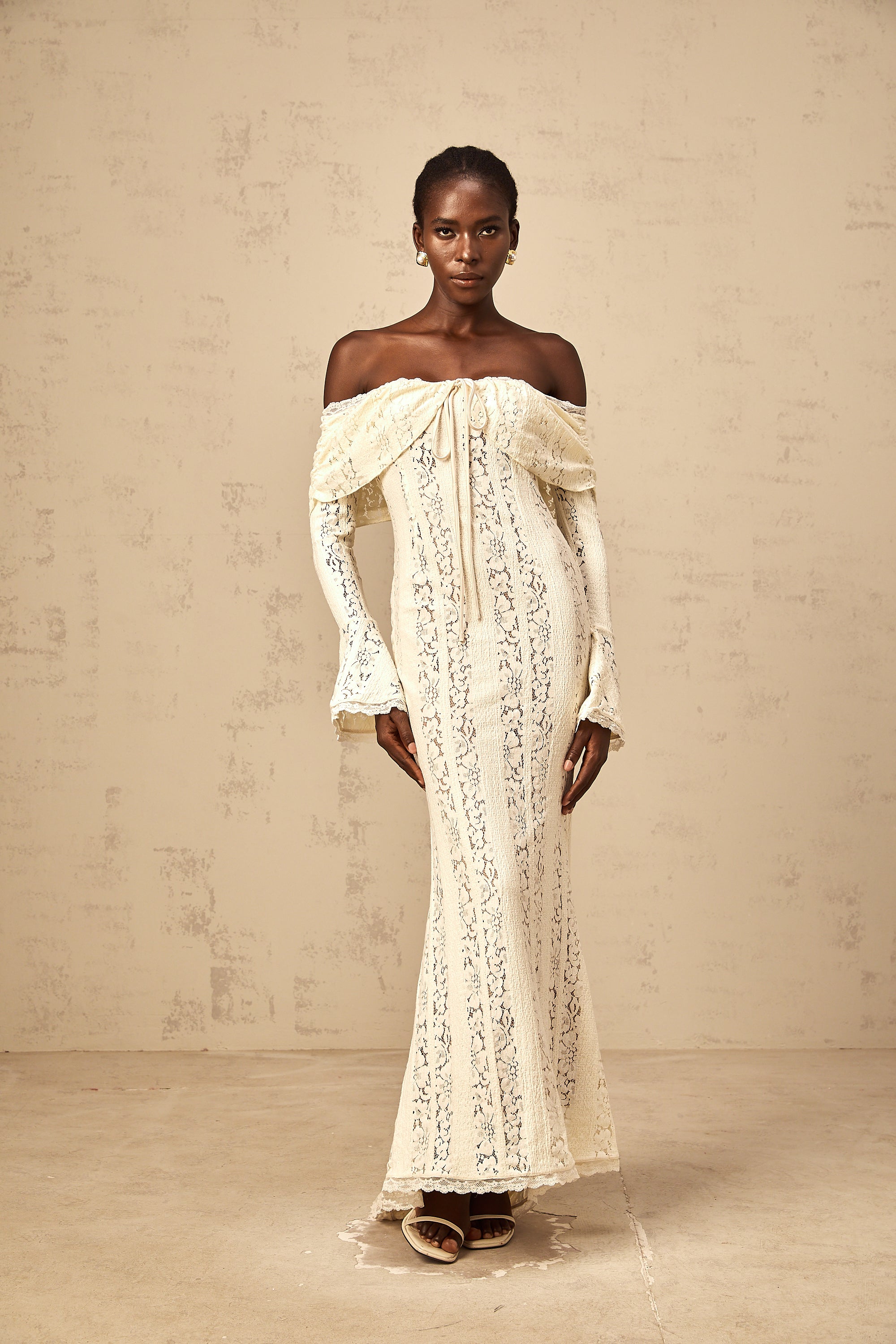 Émeline floral lace train-design maxi dress in Neutrals
