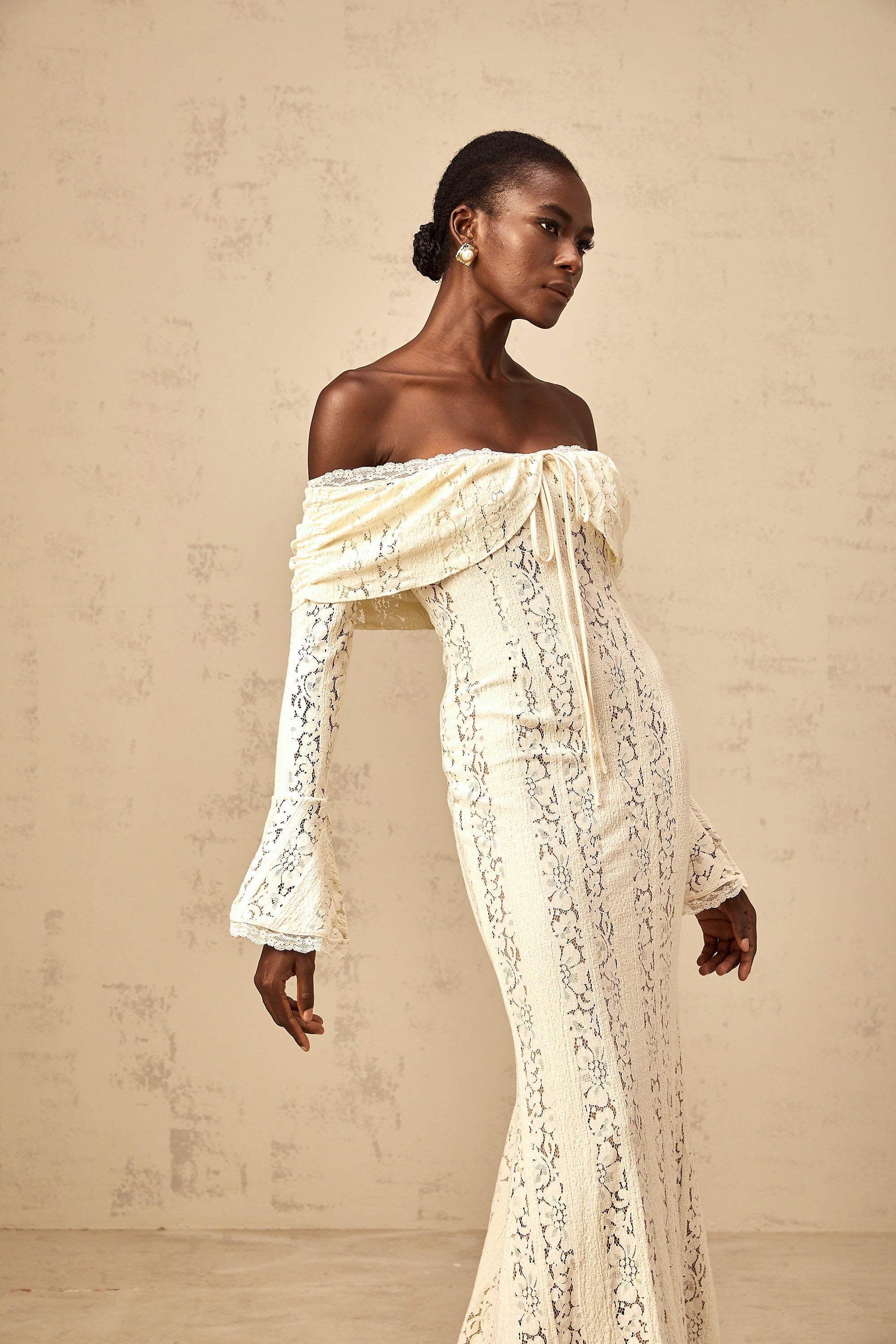 Émeline floral lace train-design maxi dress in Neutrals