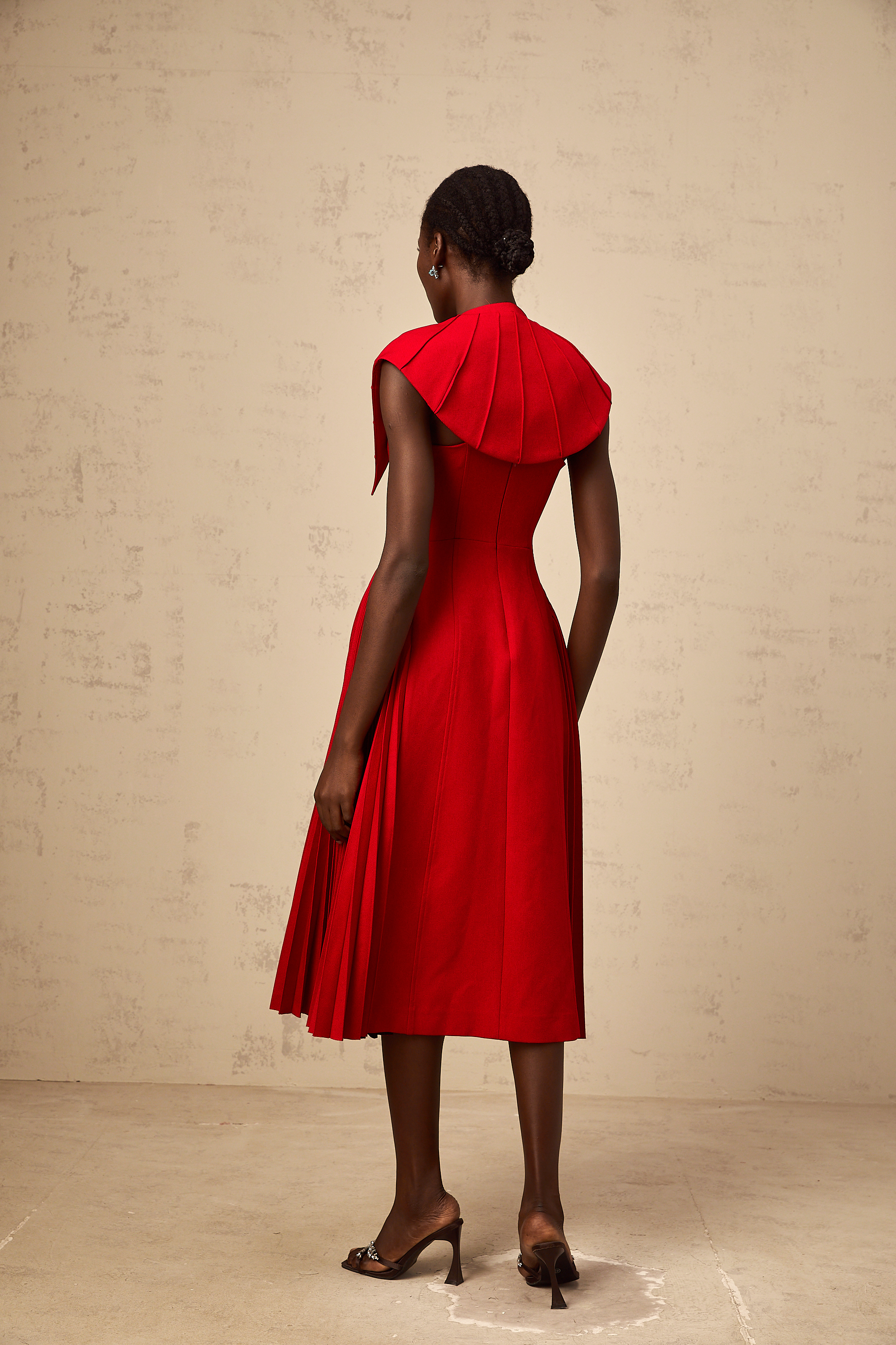 Amaryllis red cape-design pleated midi dress