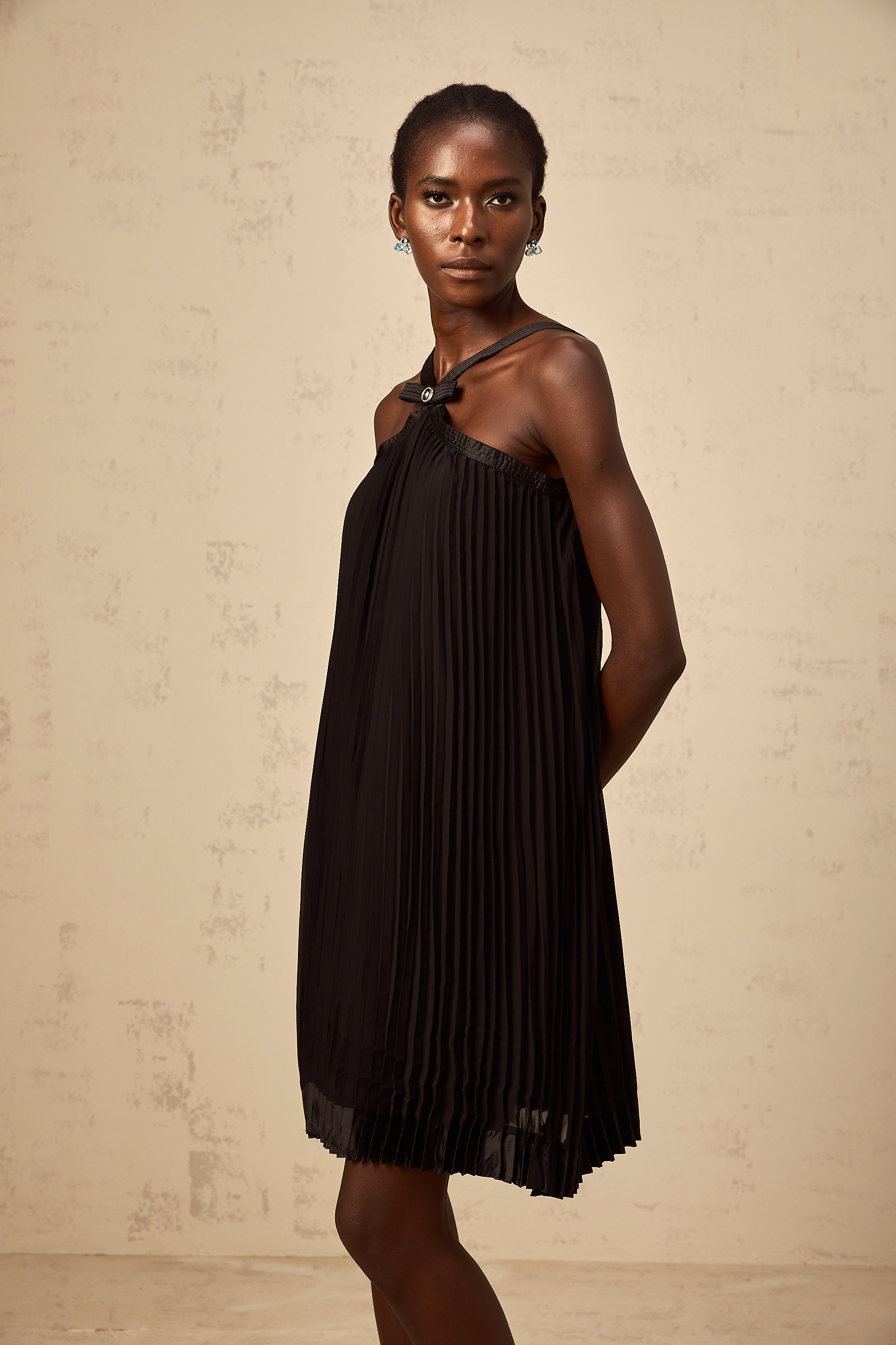 Zelda black bowknot pleated mini dress