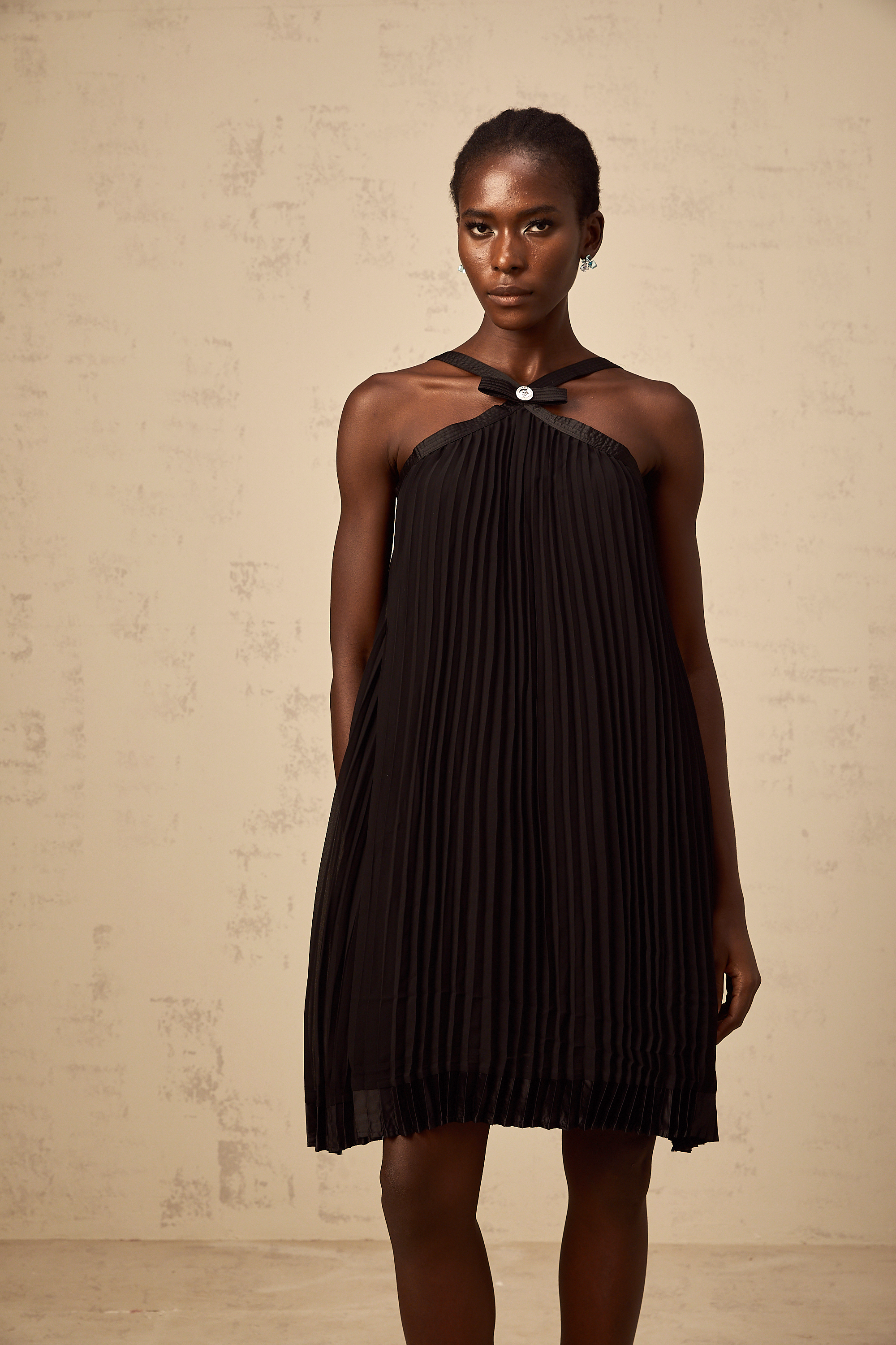 Zelda black bowknot pleated mini dress