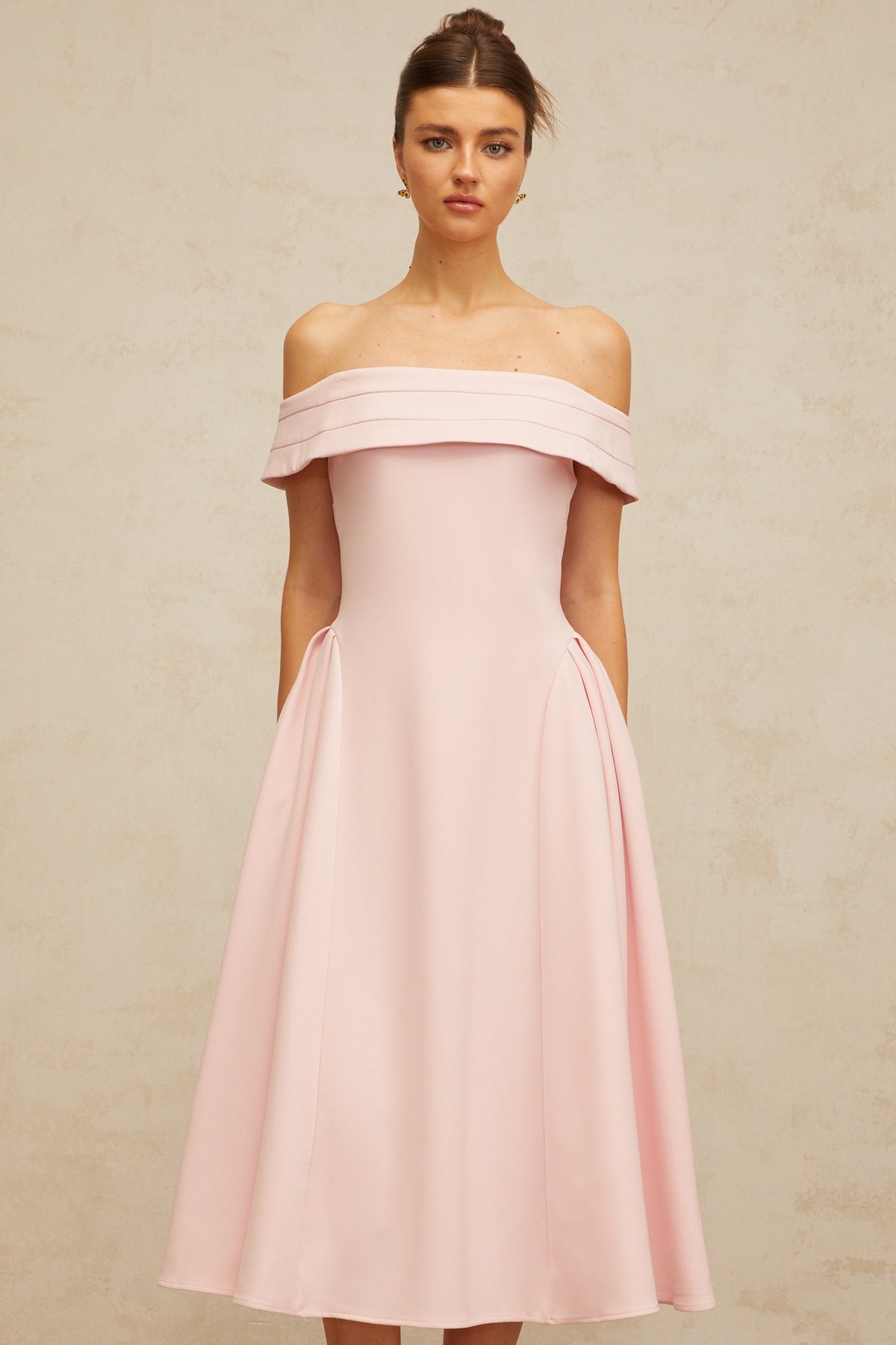 Zélie pink off-shoulder pleated midi dress